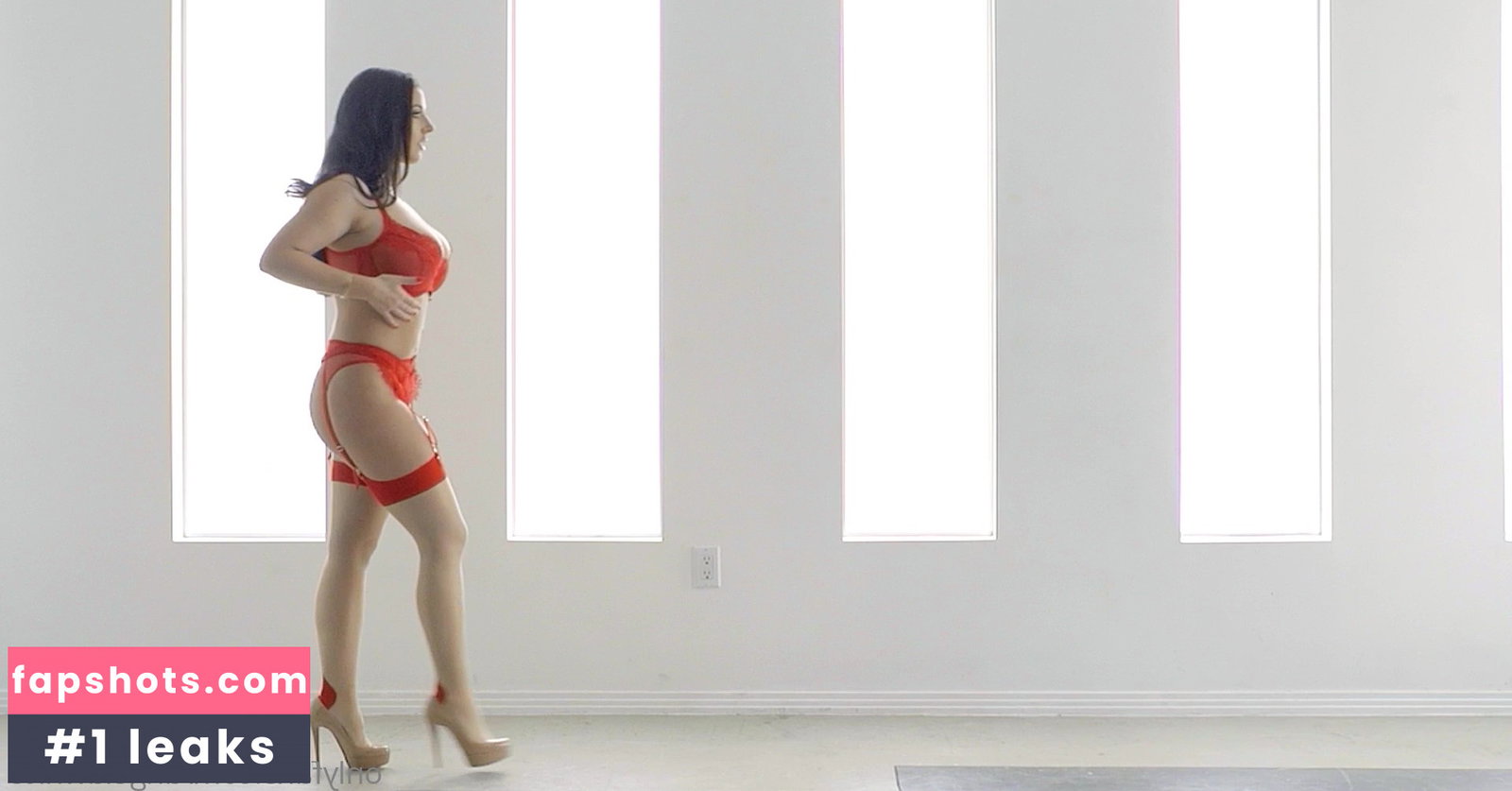 Angela White gallery photo #301