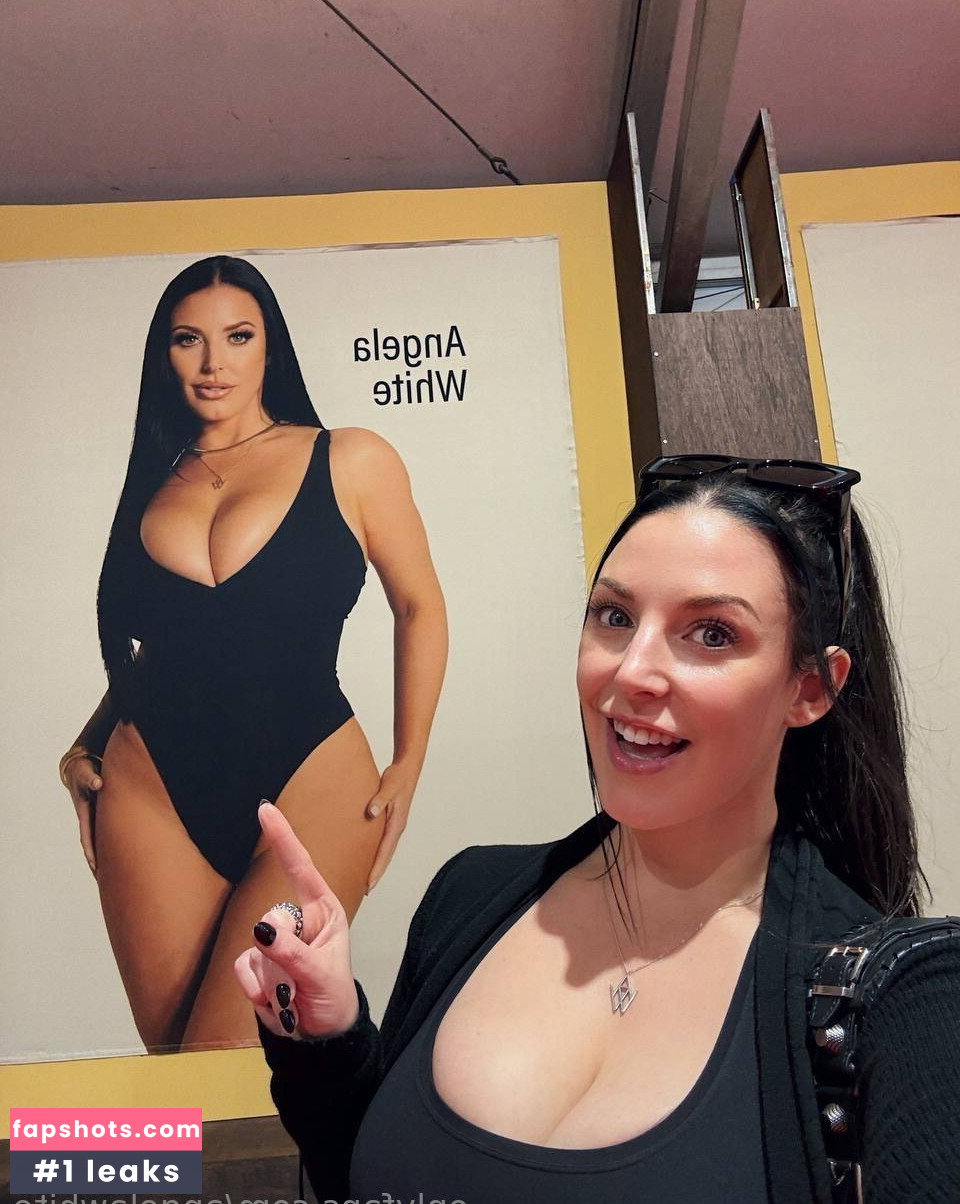 Angela White gallery photo #114