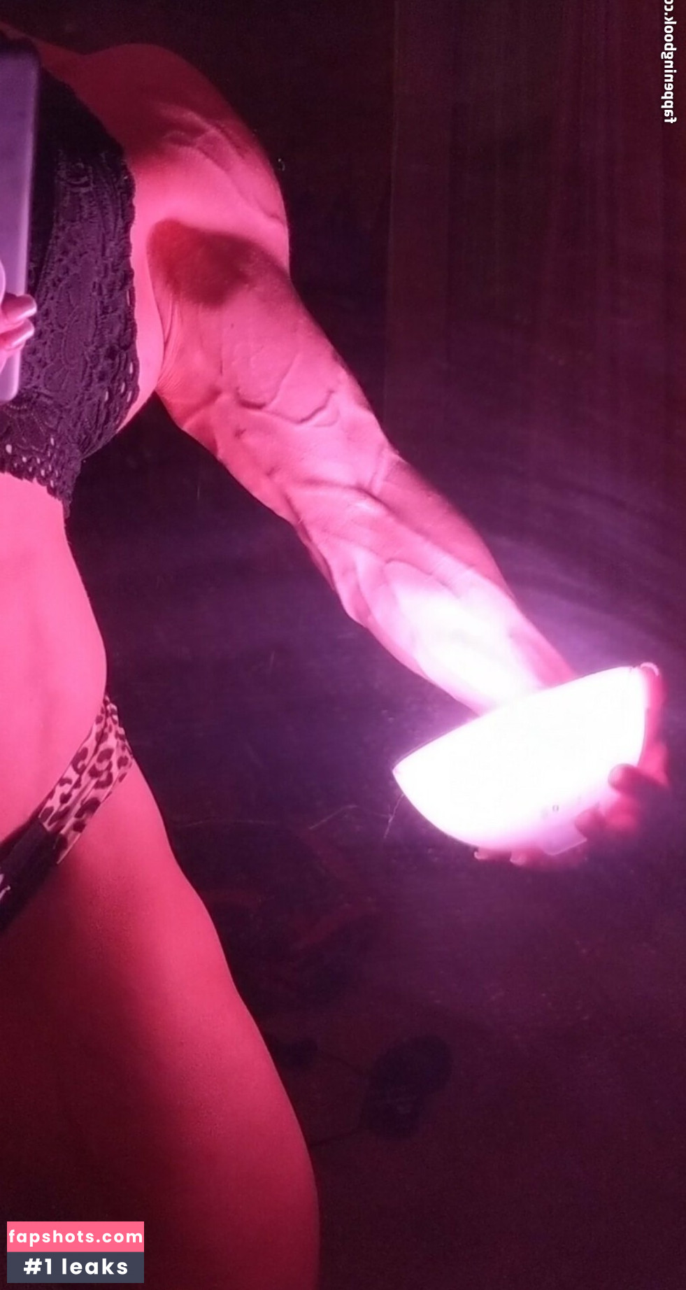 Angela Yeo gallery photo #38