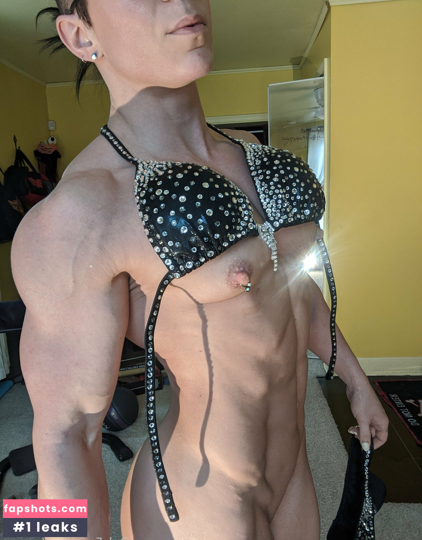 Angela Yeo gallery photo #43