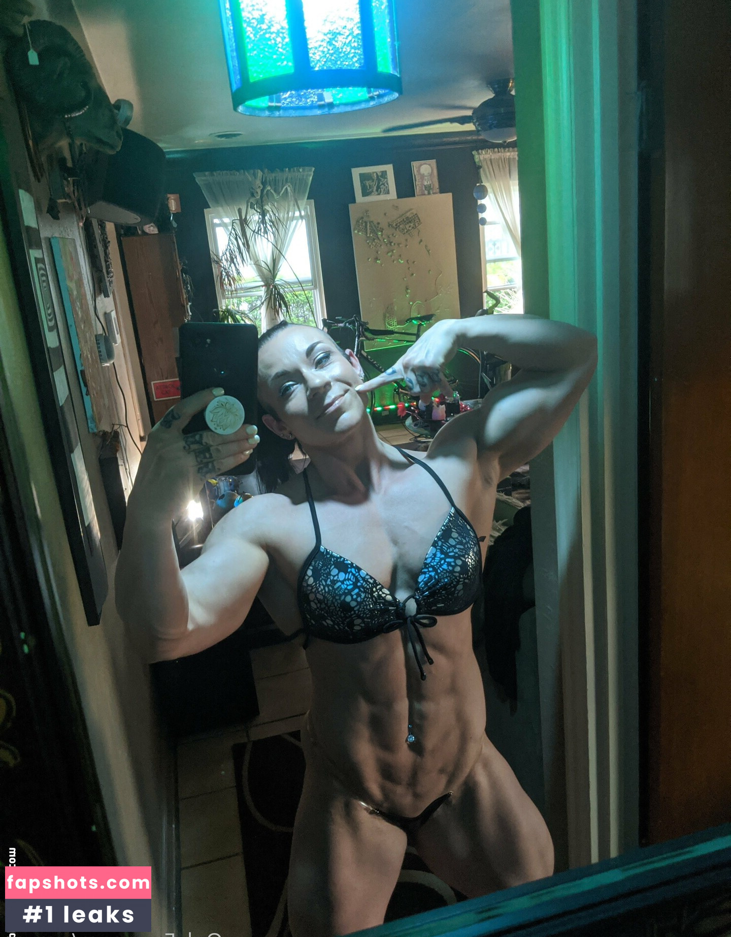 Angela Yeo gallery photo #47