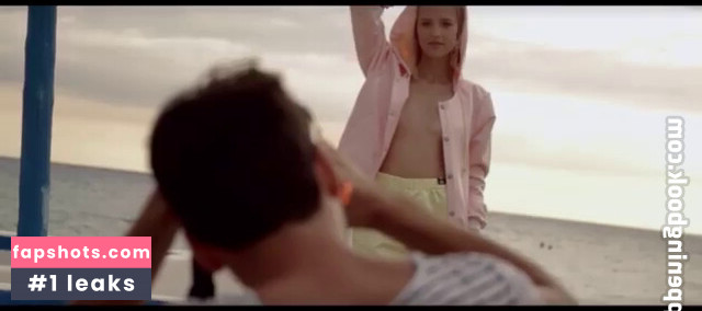 Angèle Van Laeken gallery photo #15