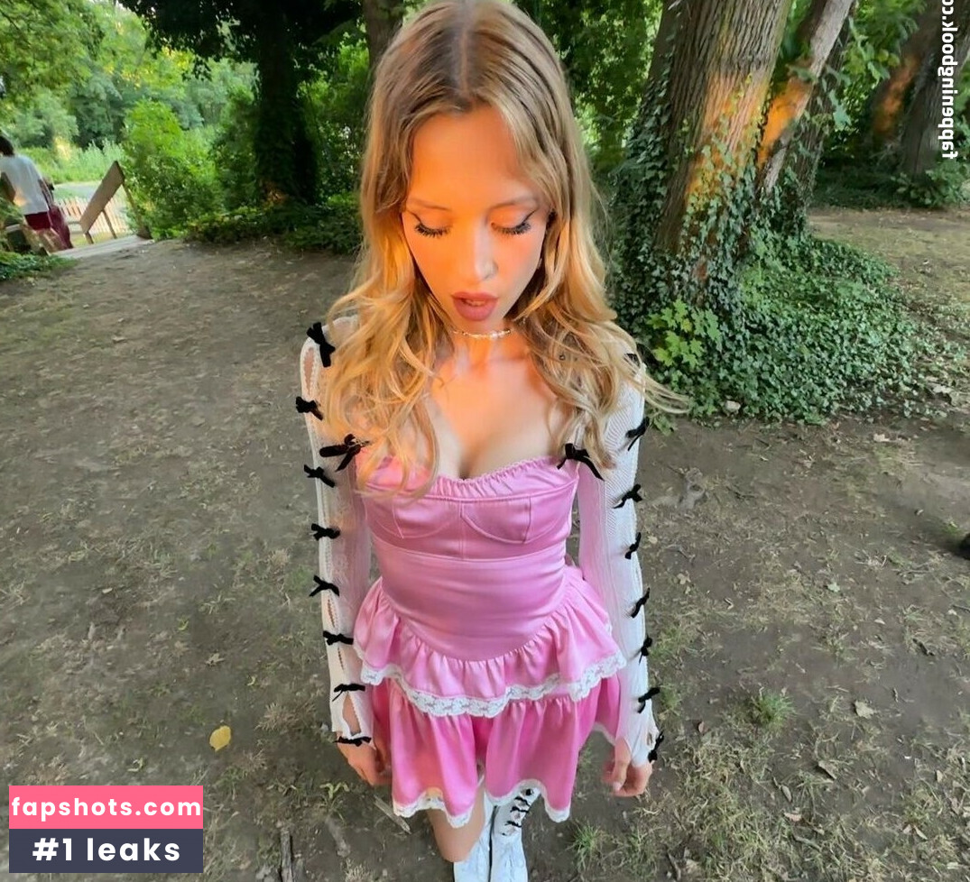 Angèle Van Laeken gallery photo #47