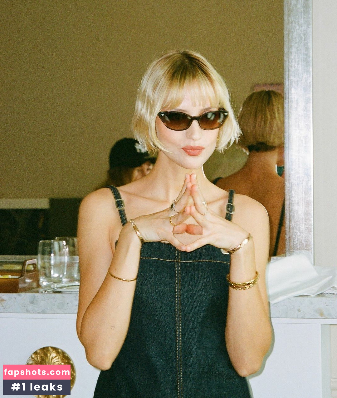 Angèle Van Laeken gallery photo #6