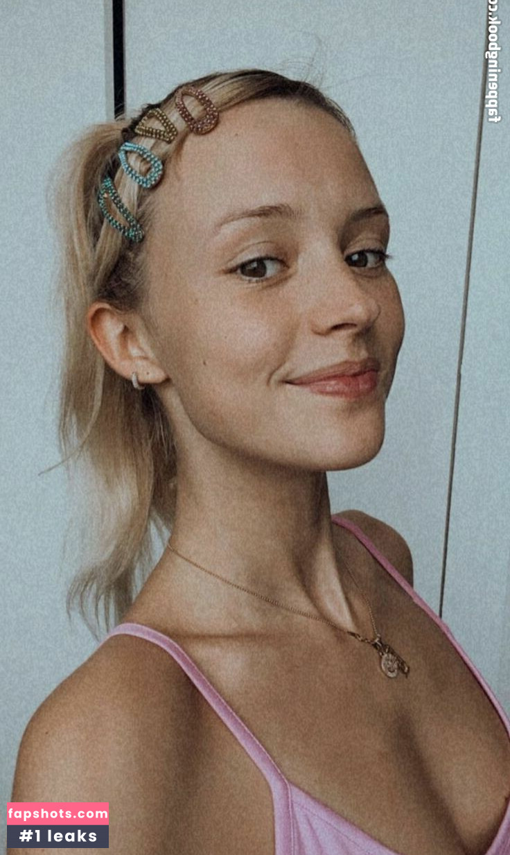 Angèle Van Laeken gallery photo #68