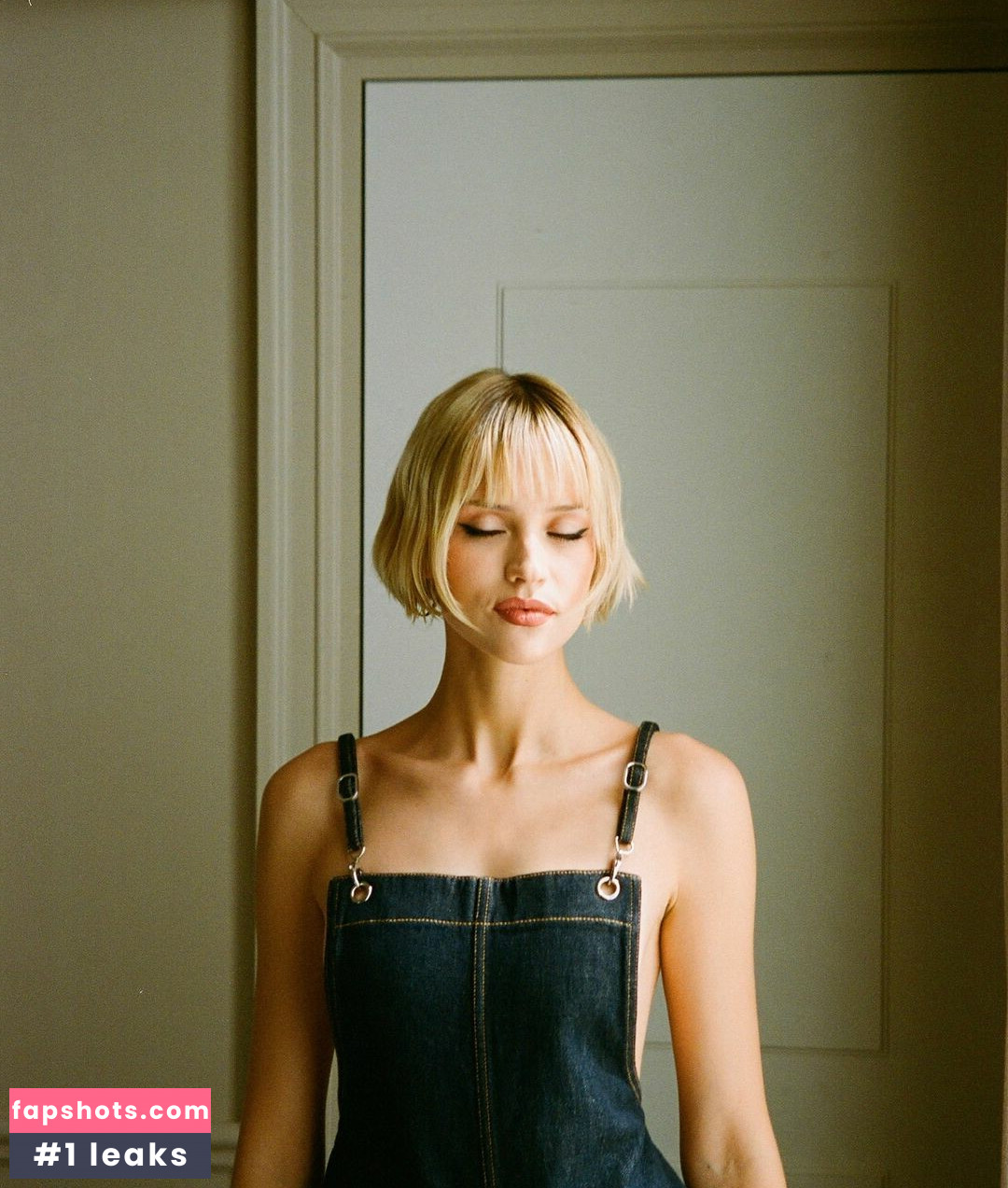 Angèle Van Laeken gallery photo #8