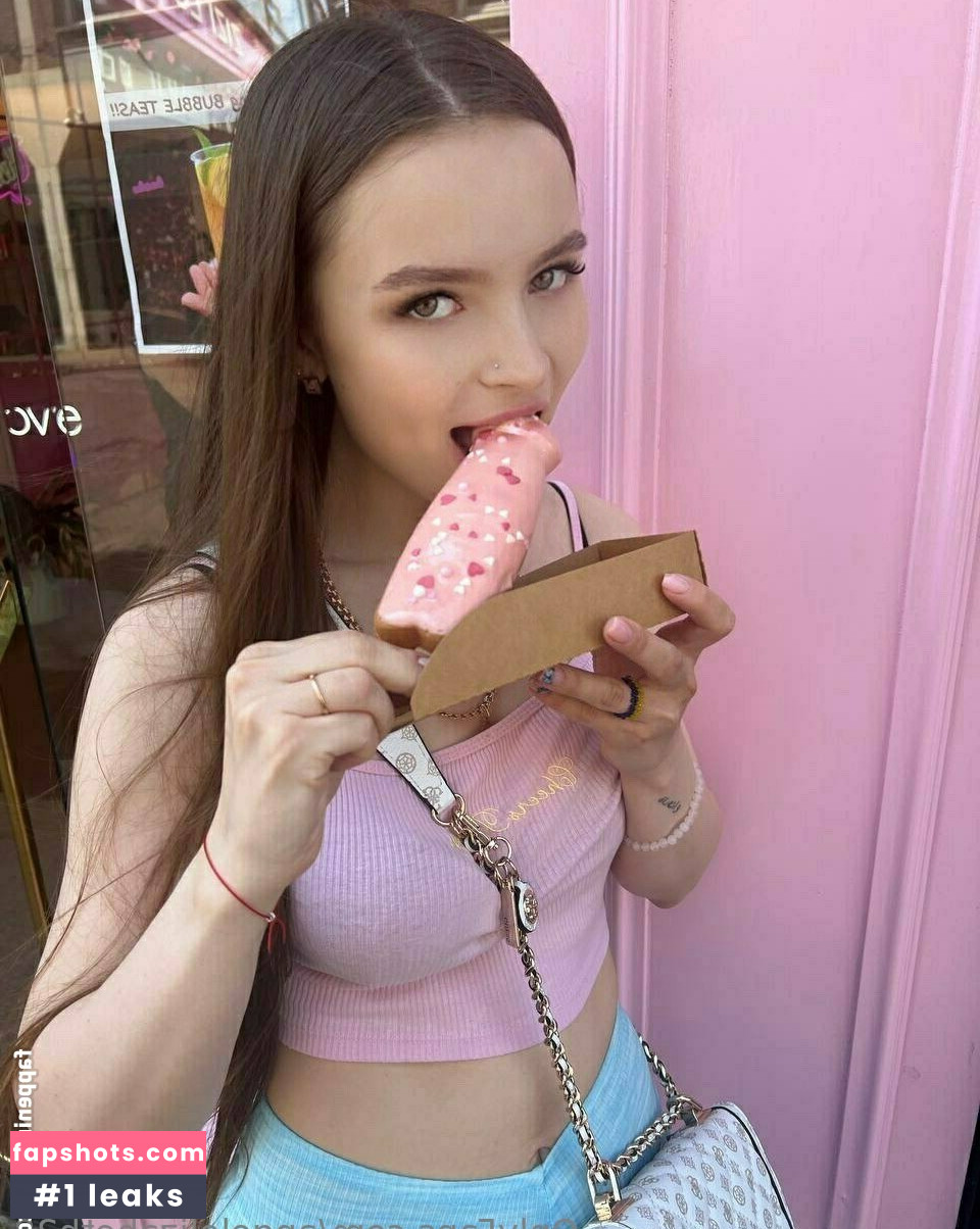 angelelizabeth28 gallery photo #9