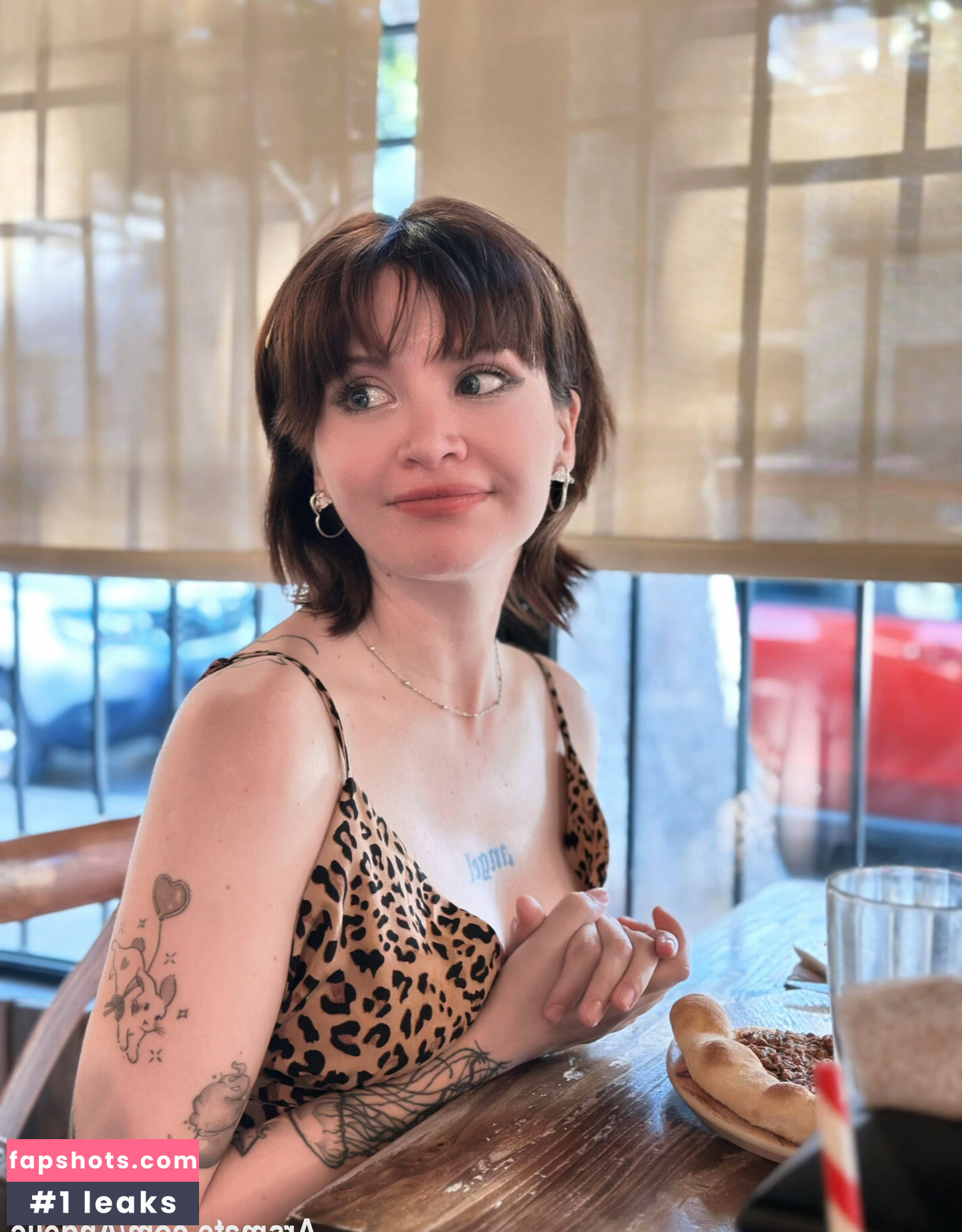 Angelic nude babe gallery