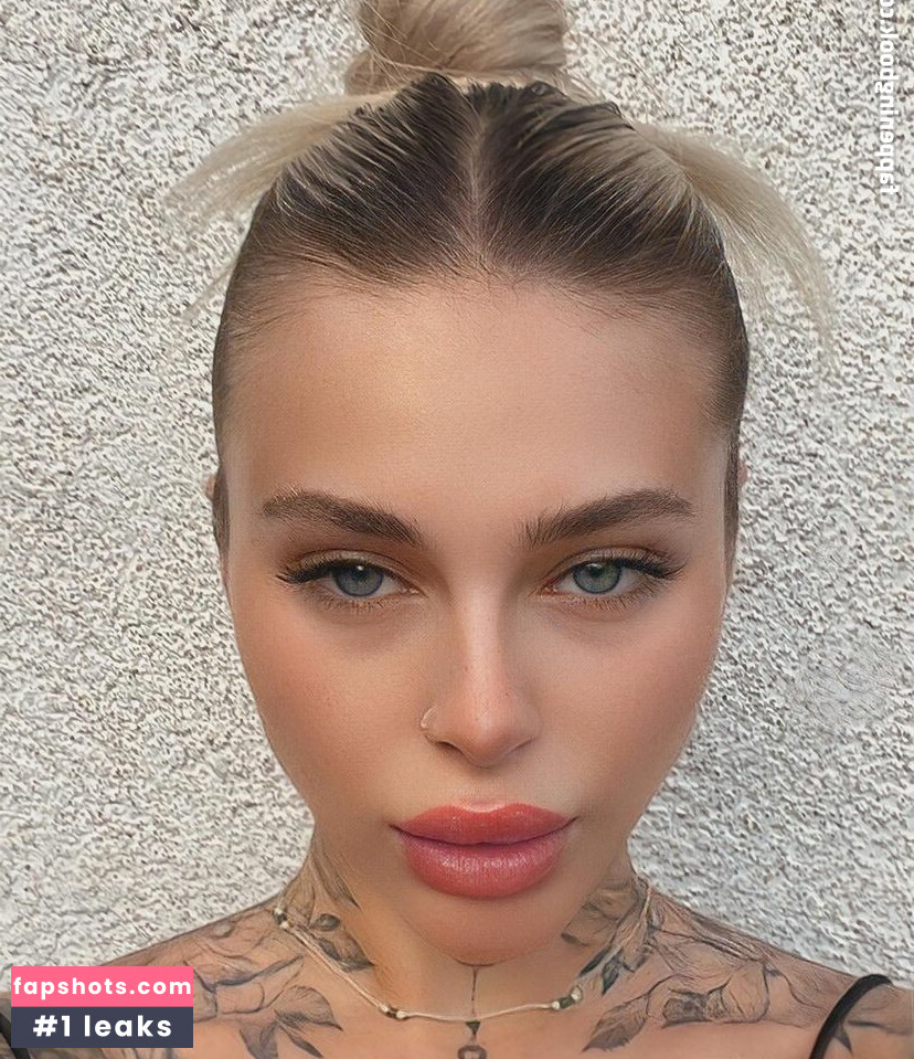 Angelika Kramer gallery photo #12