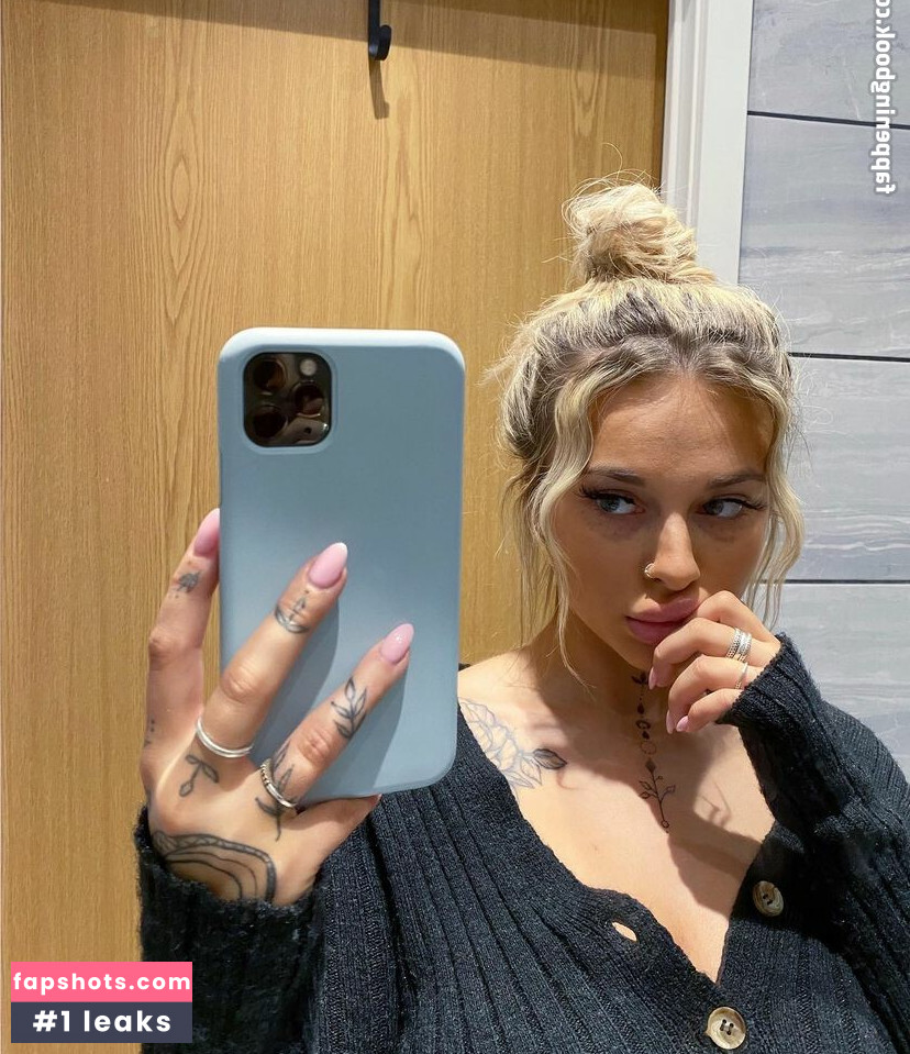 Angelika Kramer gallery photo #26