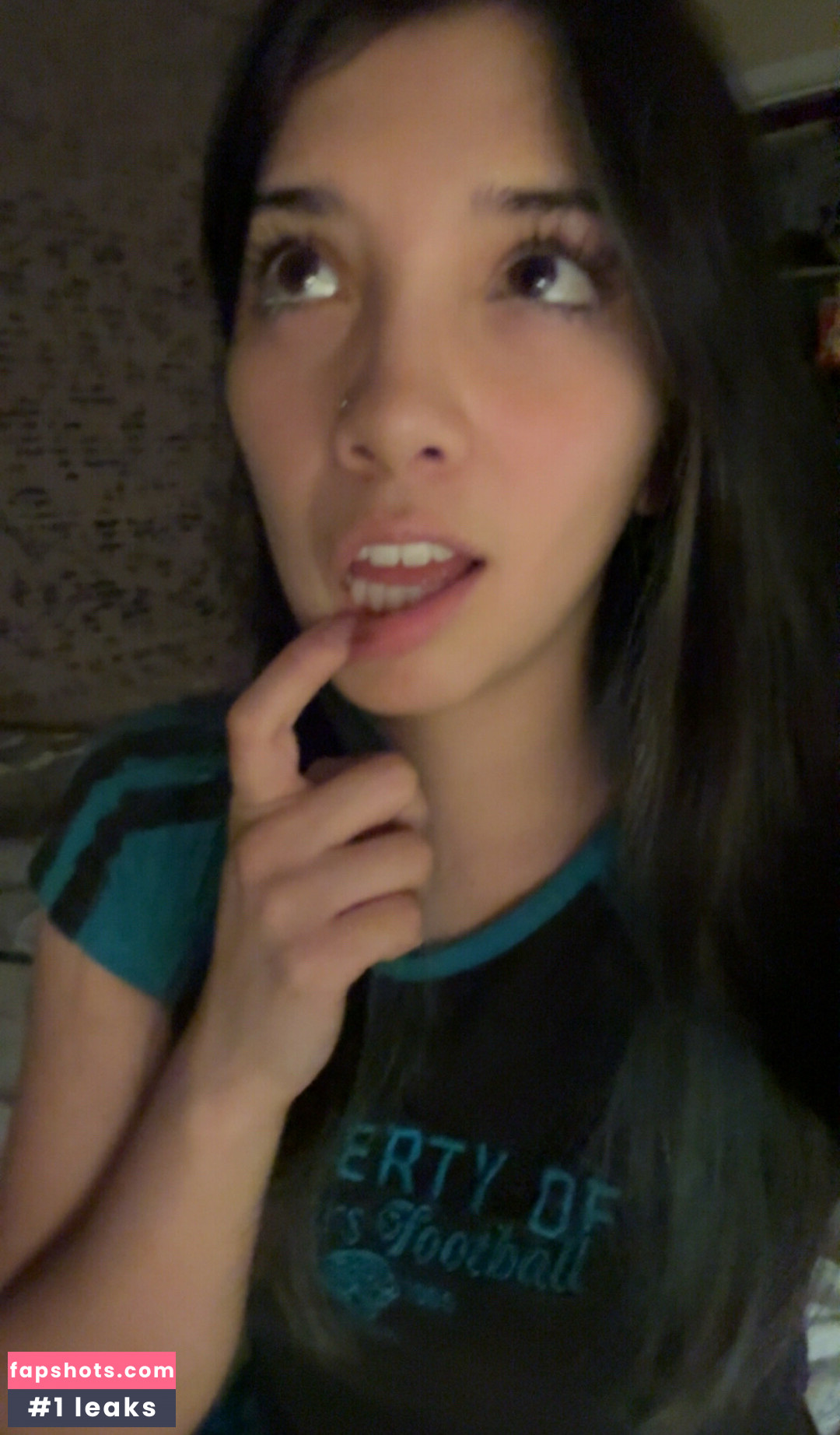 Angelina Fishtank gallery photo #11