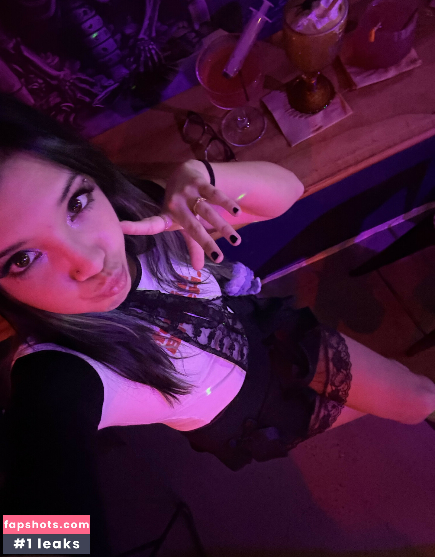 Angelina Fishtank gallery photo #14