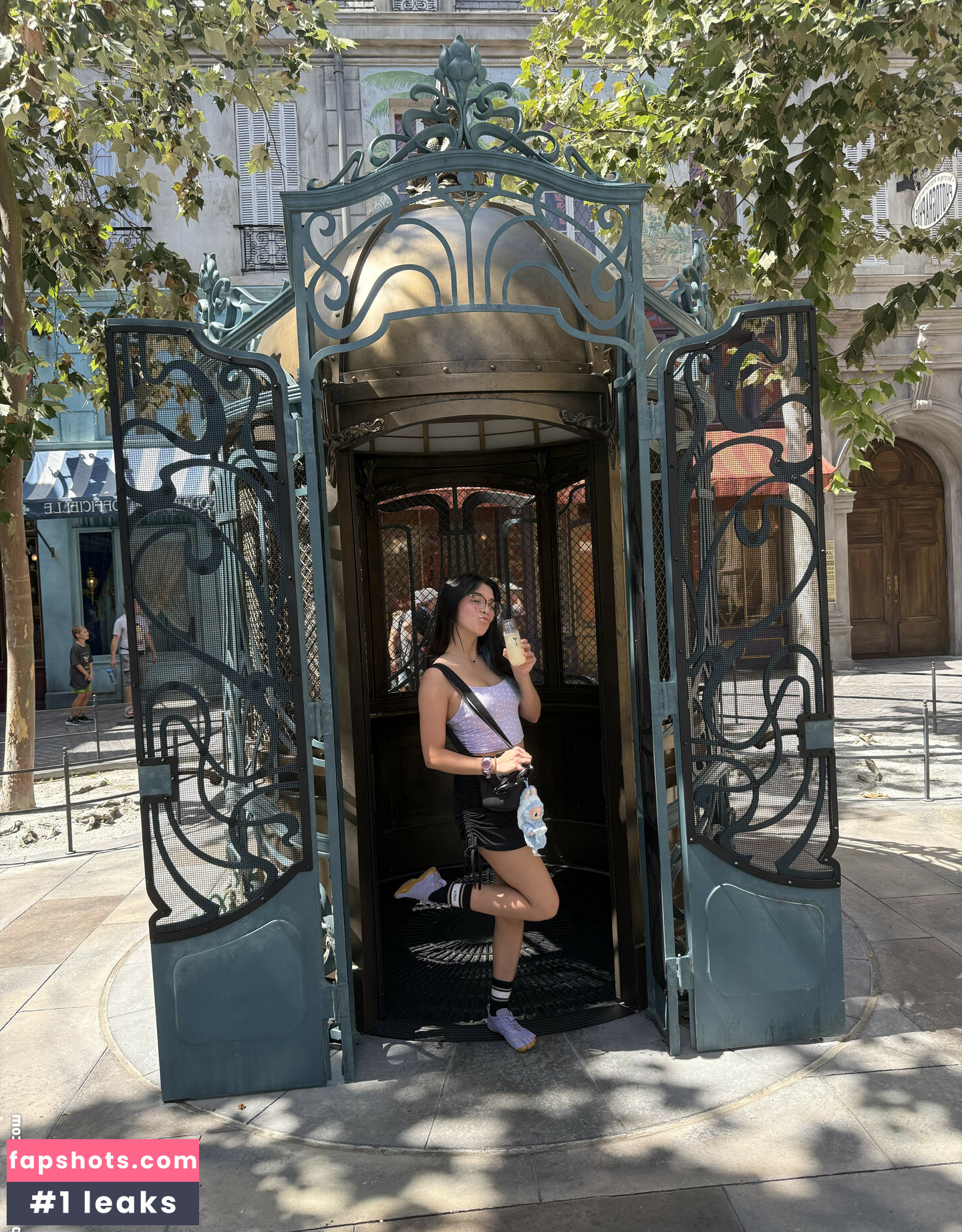 Angelina Fishtank gallery photo #19