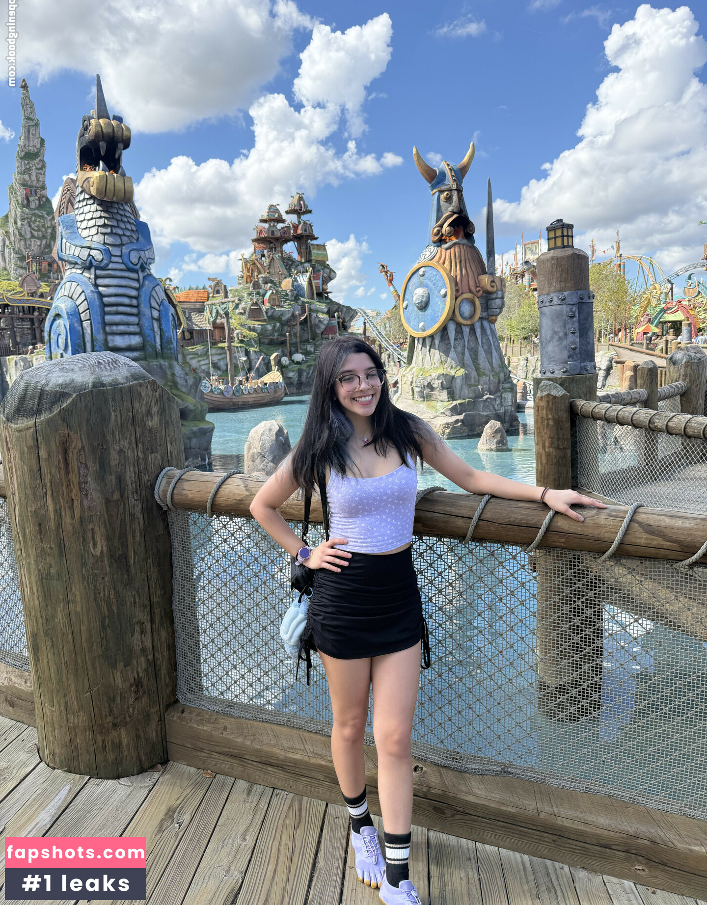 Angelina Fishtank gallery photo #20