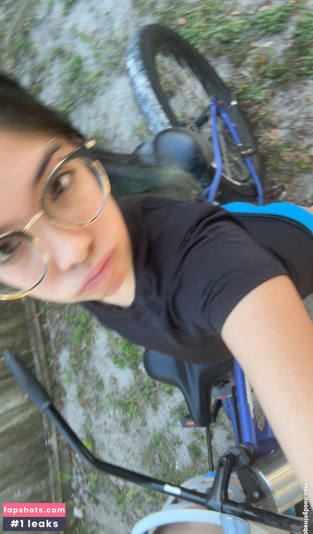 Angelina Fishtank gallery photo #23