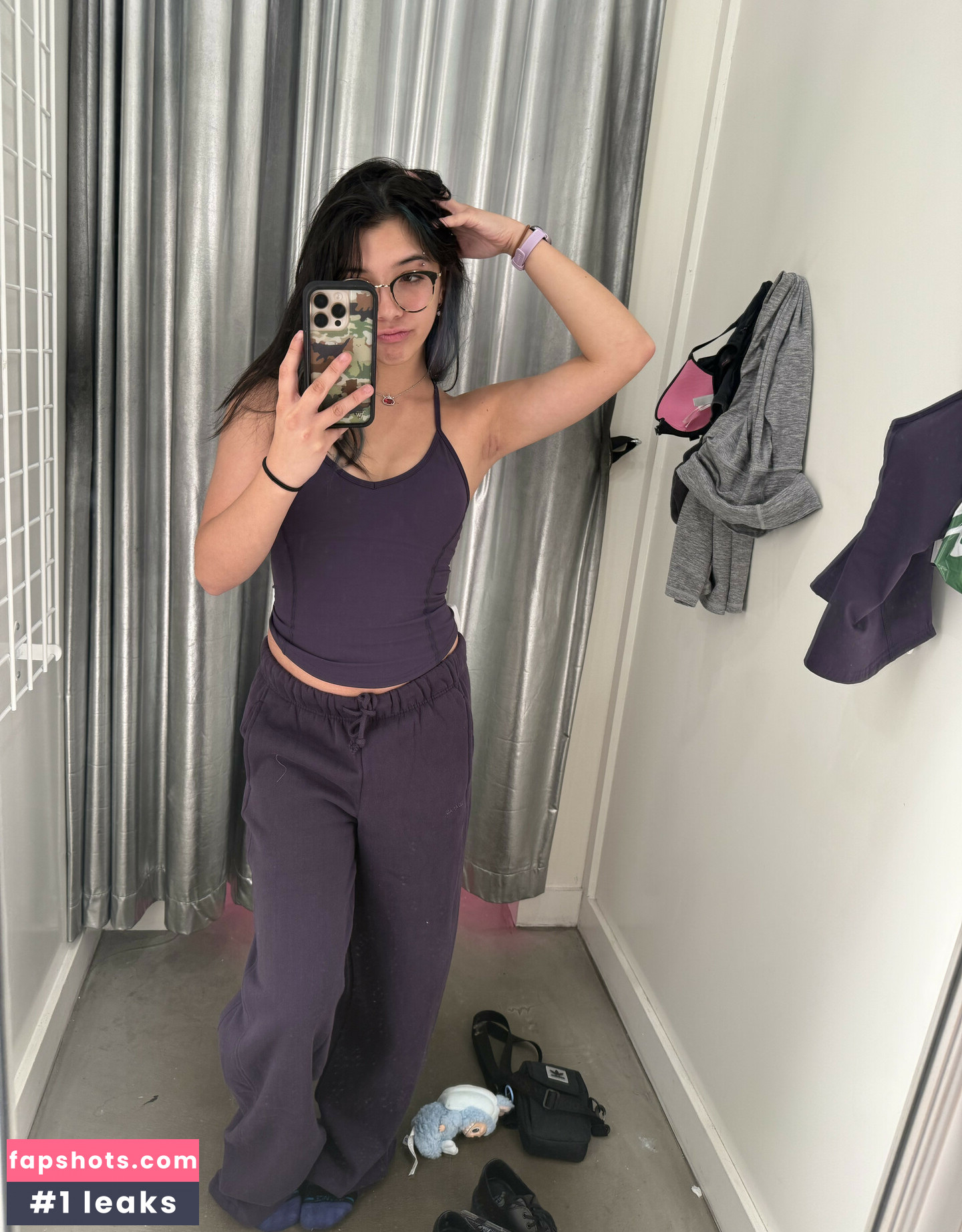 Angelina Fishtank gallery photo #28