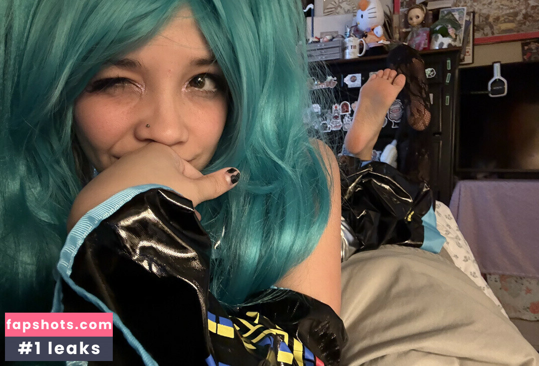 Angelina Fishtank gallery photo #30