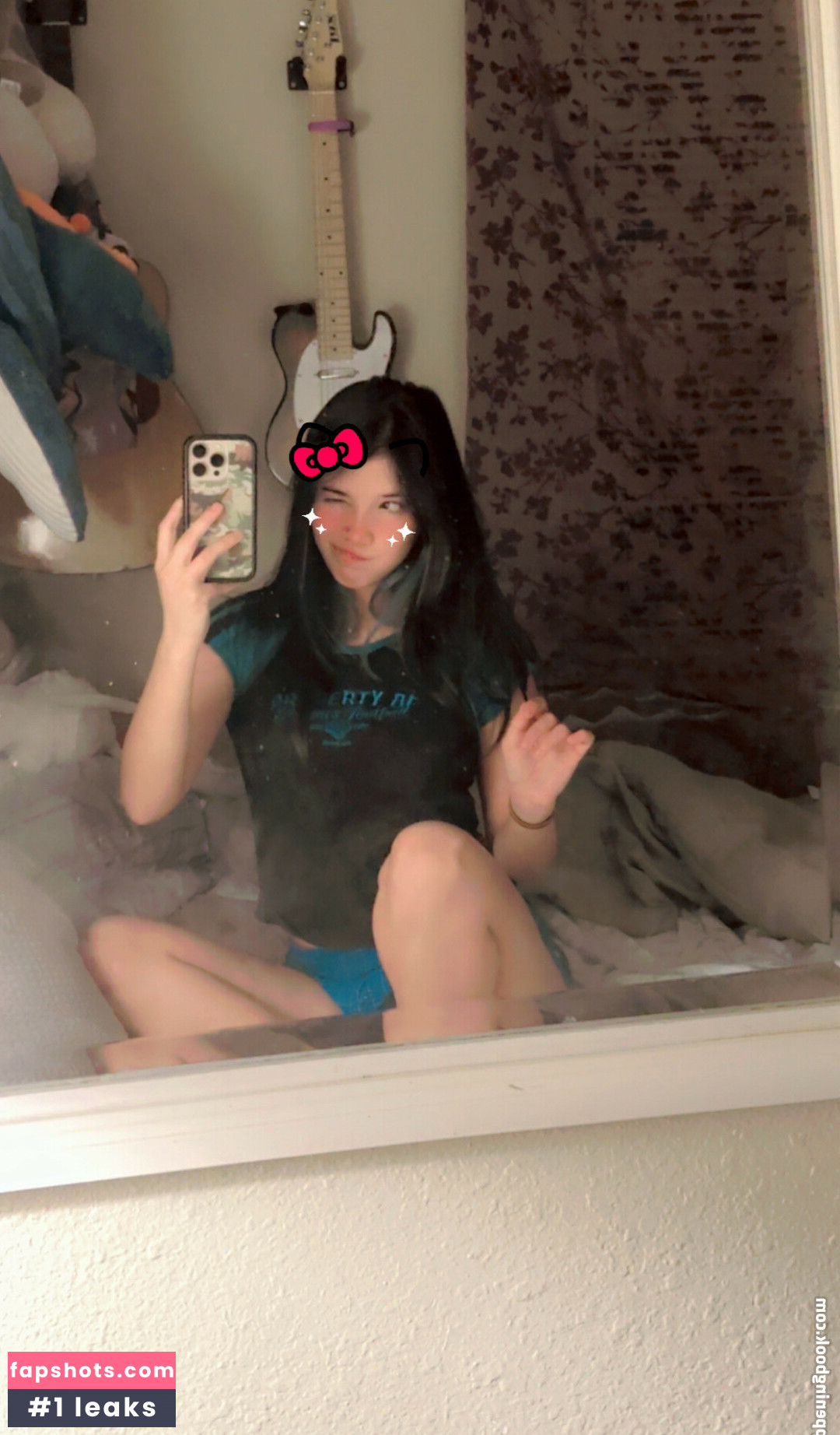 Angelina Fishtank gallery photo #4