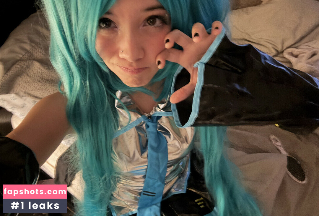 Angelina Fishtank gallery photo #32