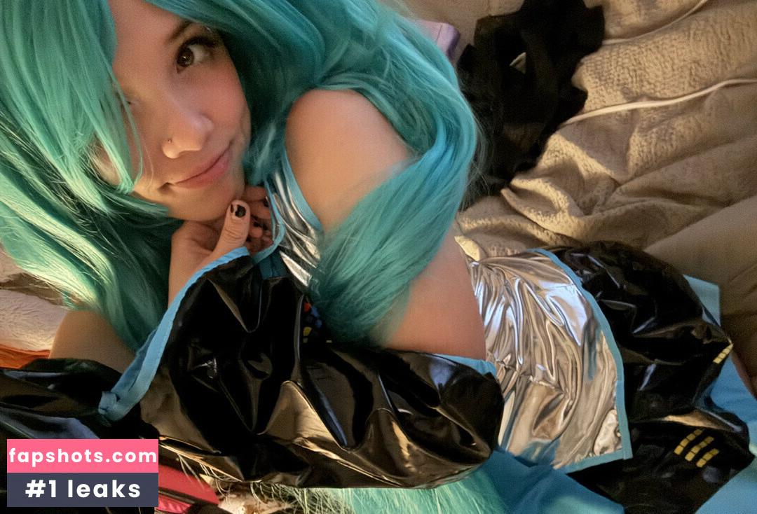 Angelina Fishtank gallery photo #34