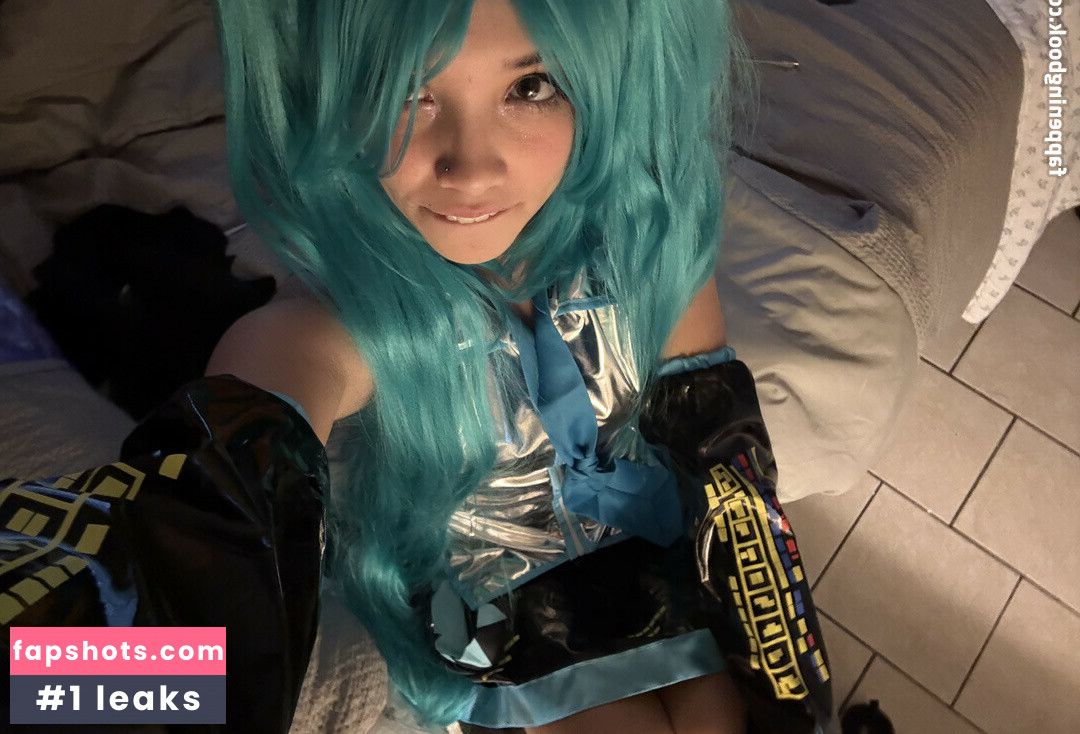 Angelina Fishtank gallery photo #35