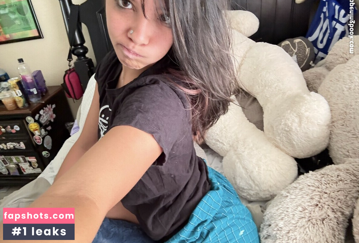 Angelina Fishtank gallery photo #39