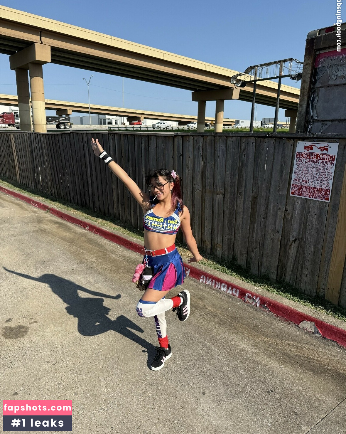 Angelina Fishtank gallery photo #46