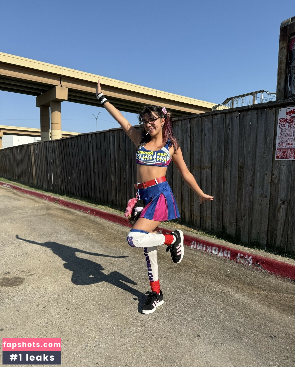 Angelina Fishtank gallery photo #48