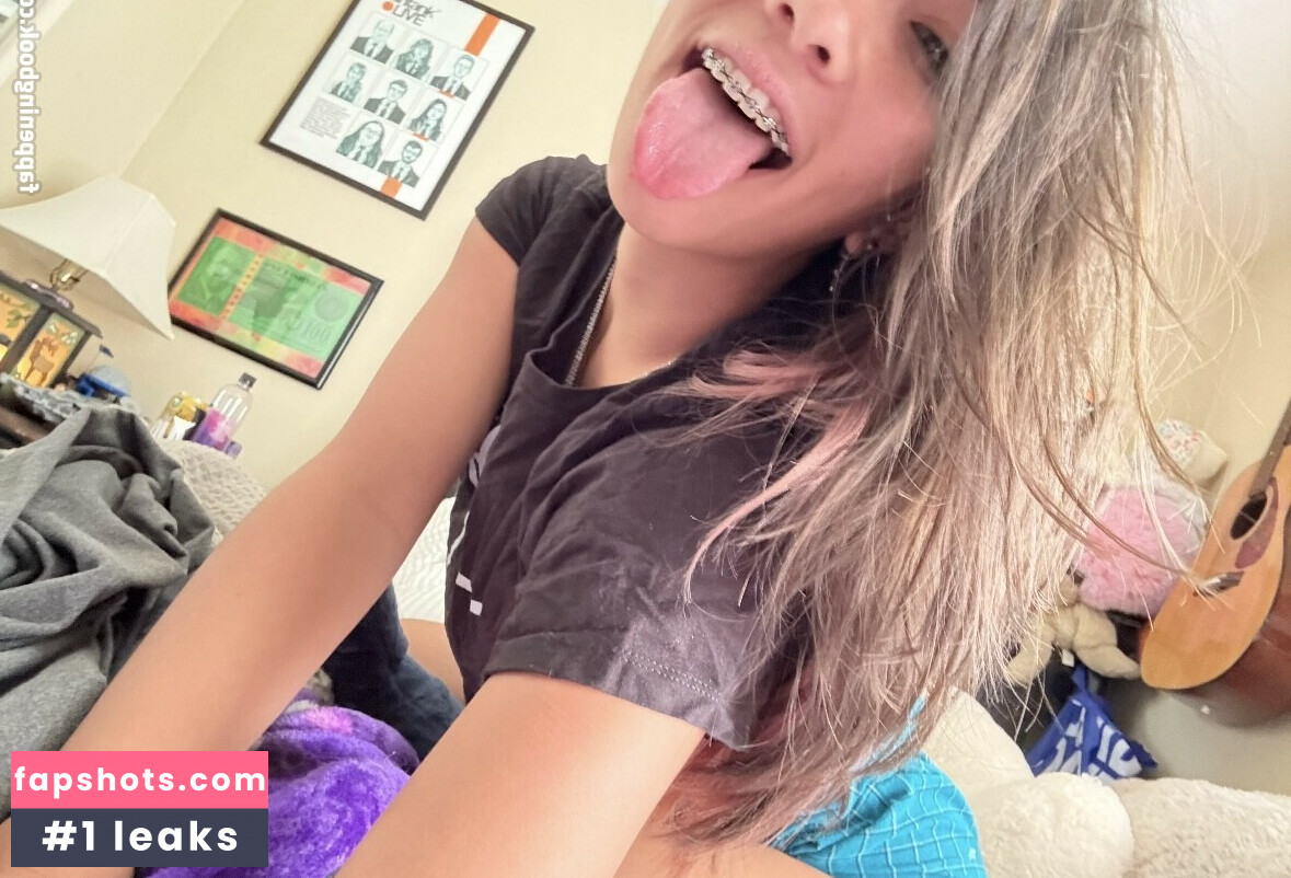 Angelina Fishtank gallery photo #50