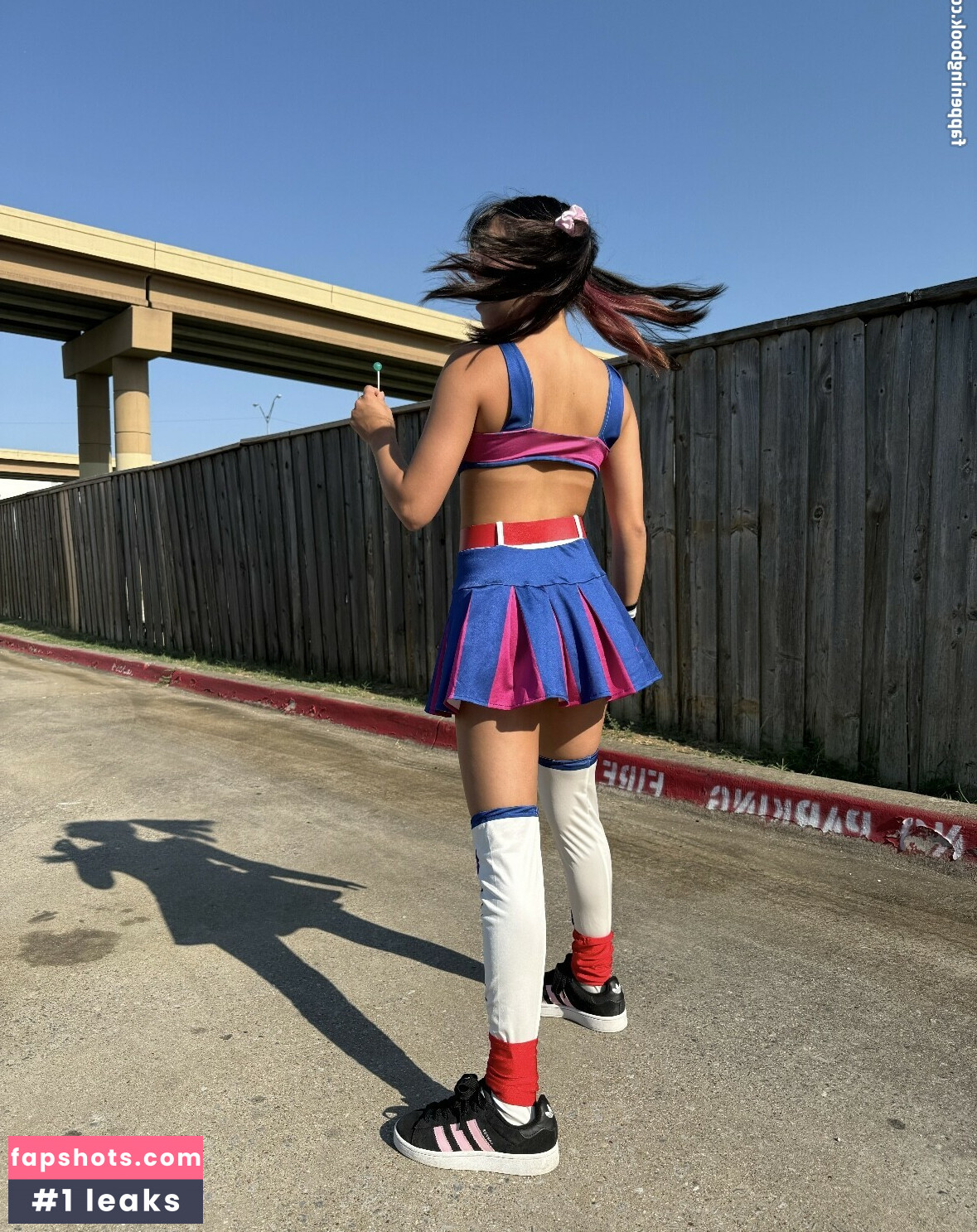 Angelina Fishtank gallery photo #54