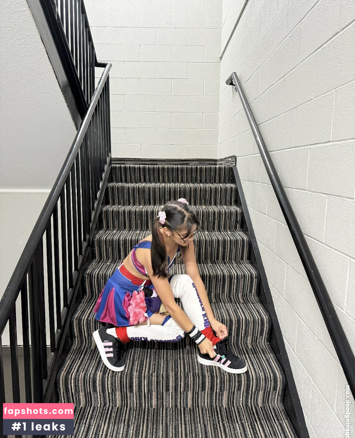 Angelina Fishtank gallery photo #56