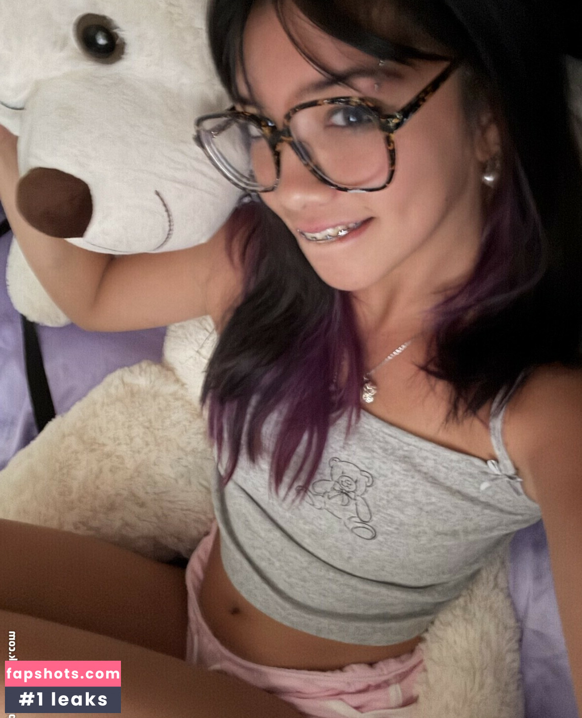 Angelina Fishtank gallery photo #66