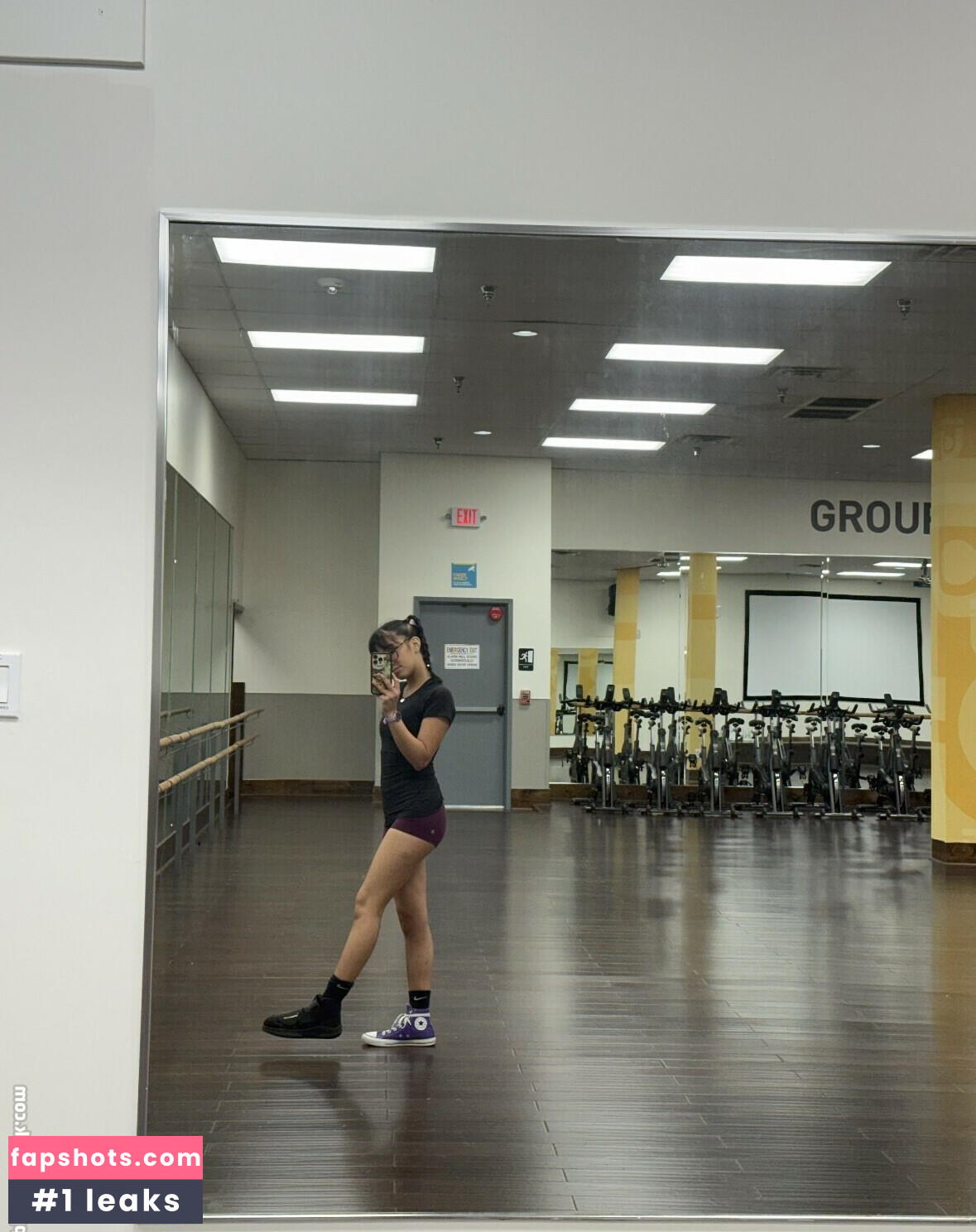 Angelina Fishtank gallery photo #73