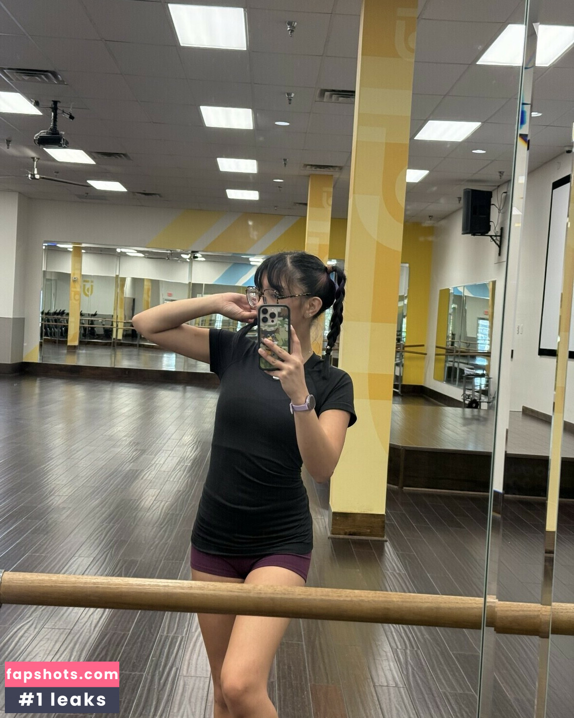 Angelina Fishtank gallery photo #76