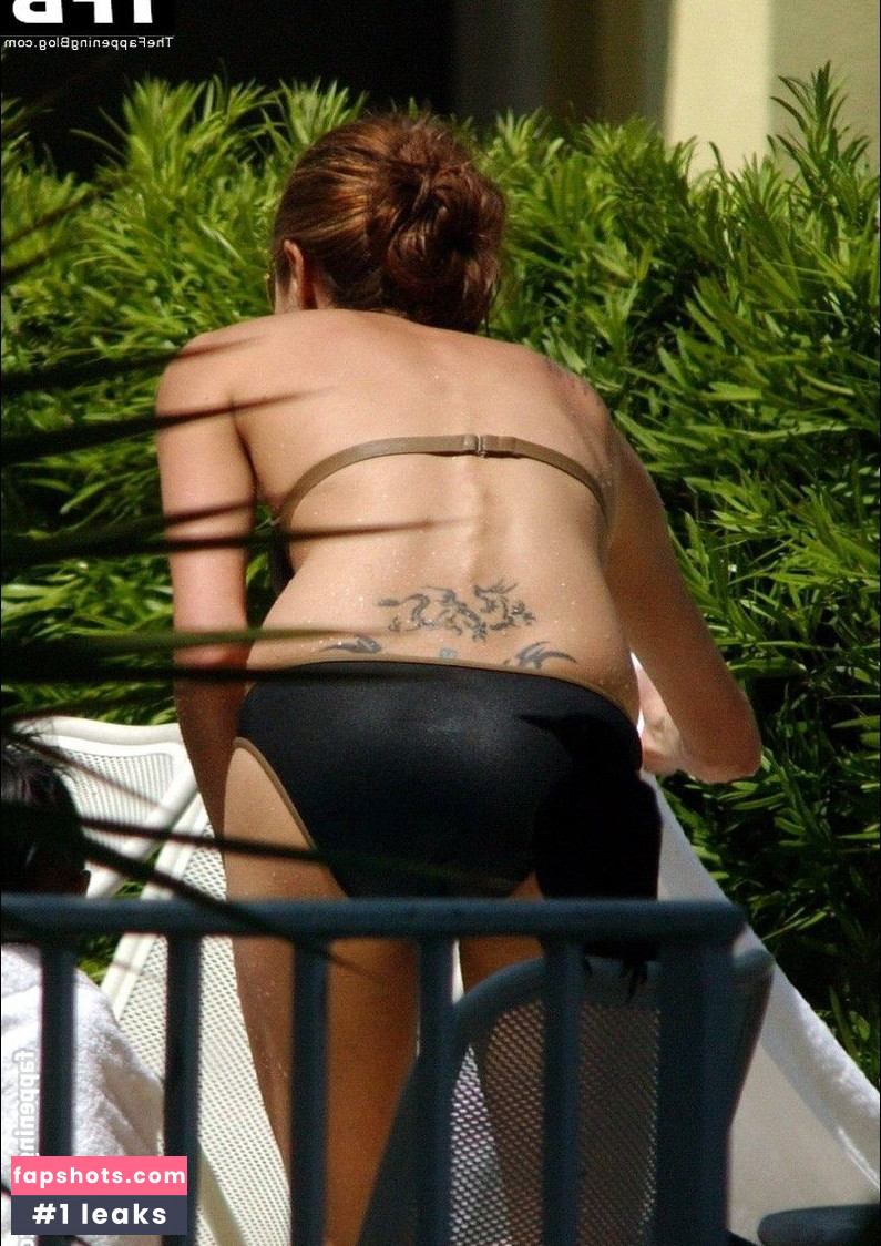 Angelina Jolie gallery photo #202