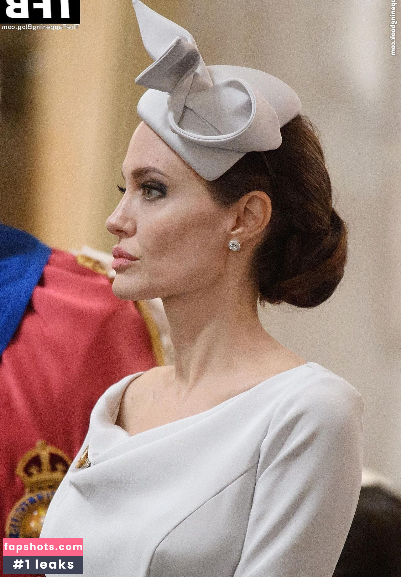 Angelina Jolie gallery photo #237