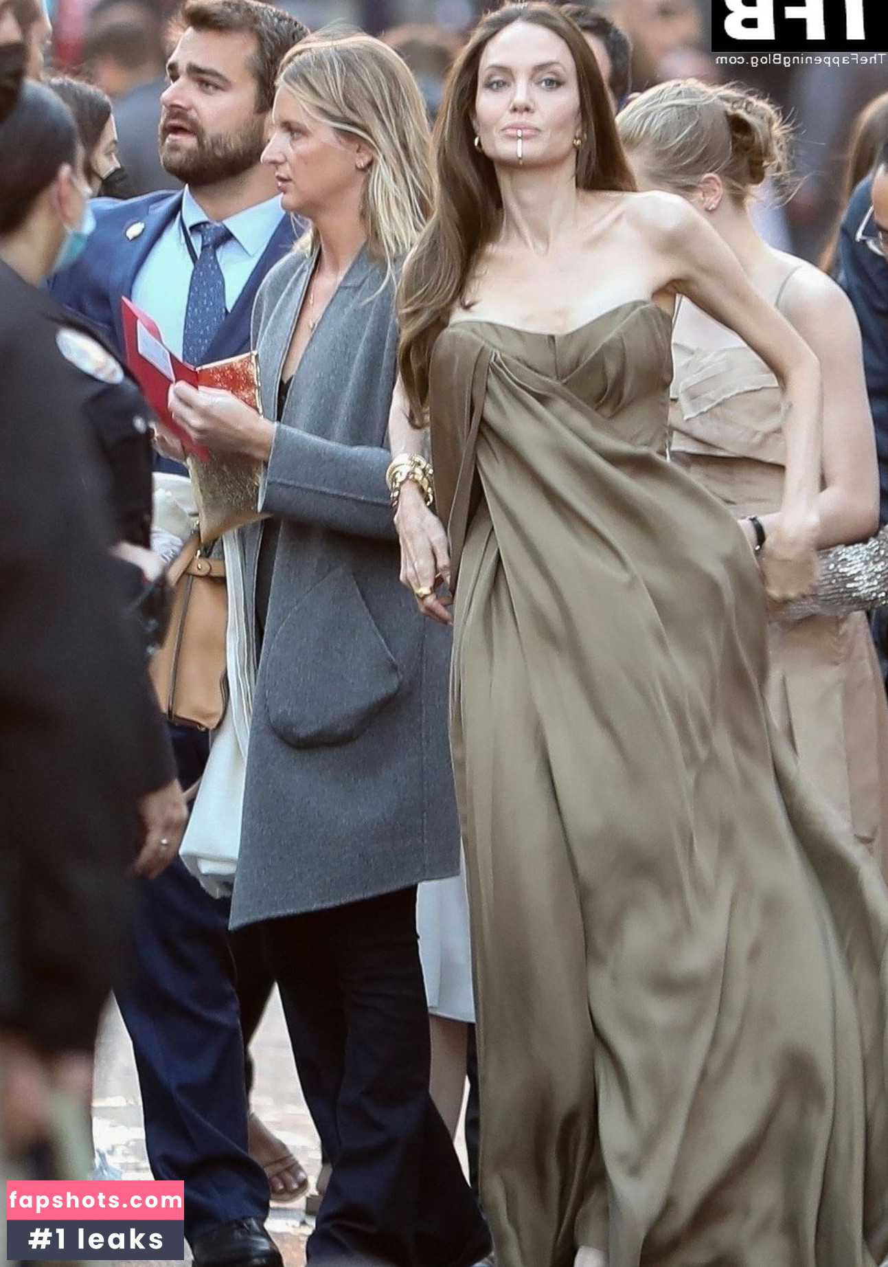 Angelina Jolie gallery photo #286