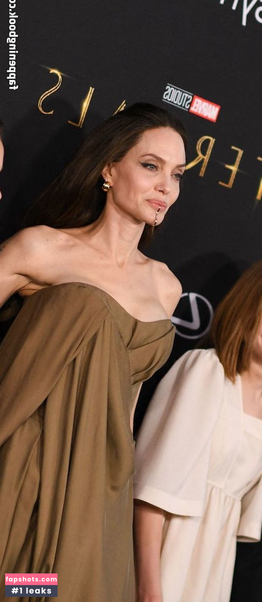 Angelina Jolie gallery photo #288