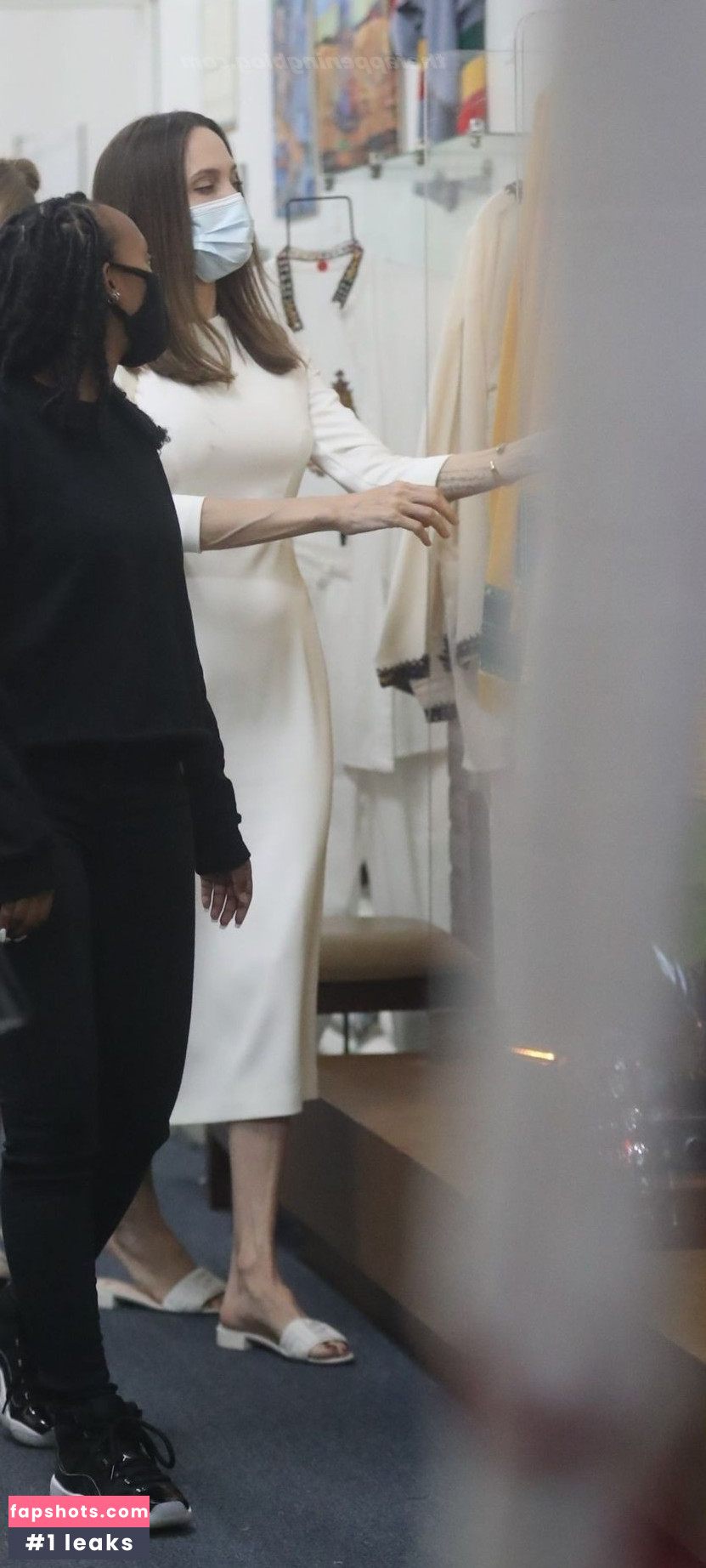 Angelina Jolie gallery photo #312