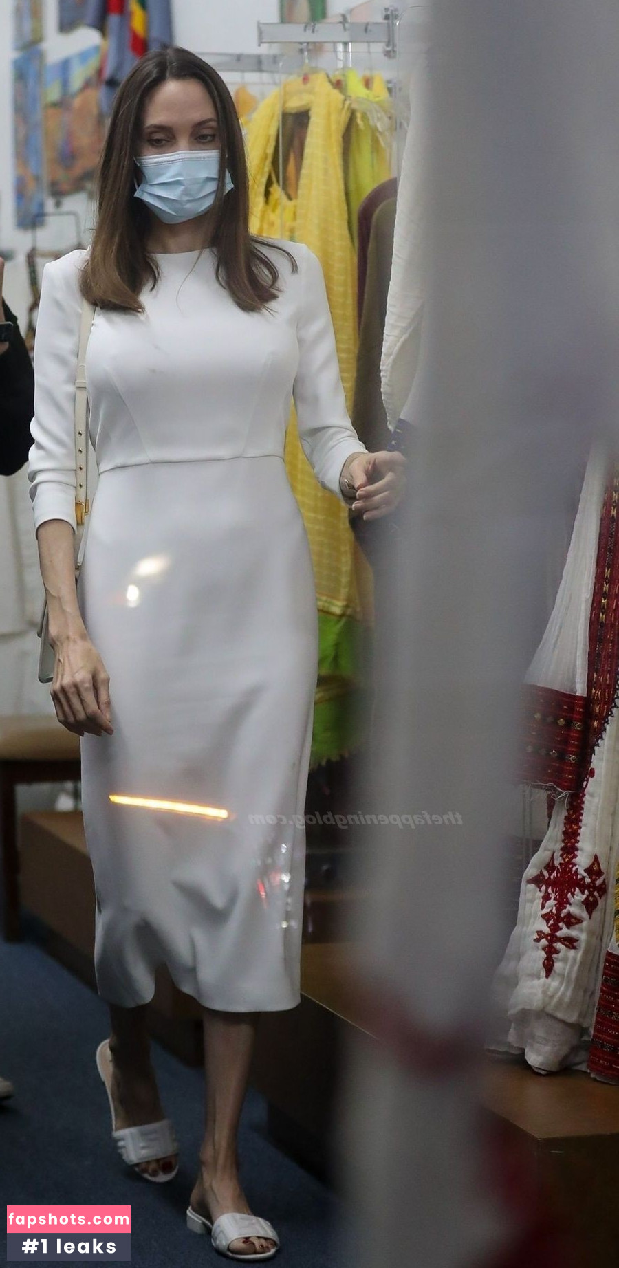 Angelina Jolie gallery photo #315