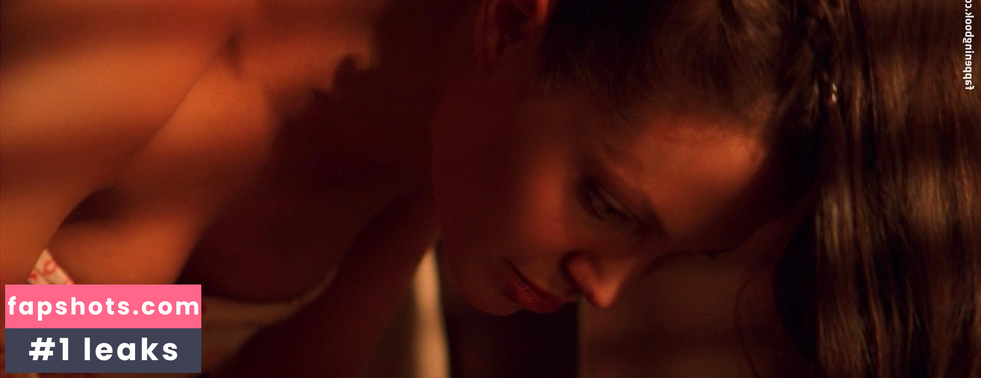 Angelina Jolie gallery photo #379