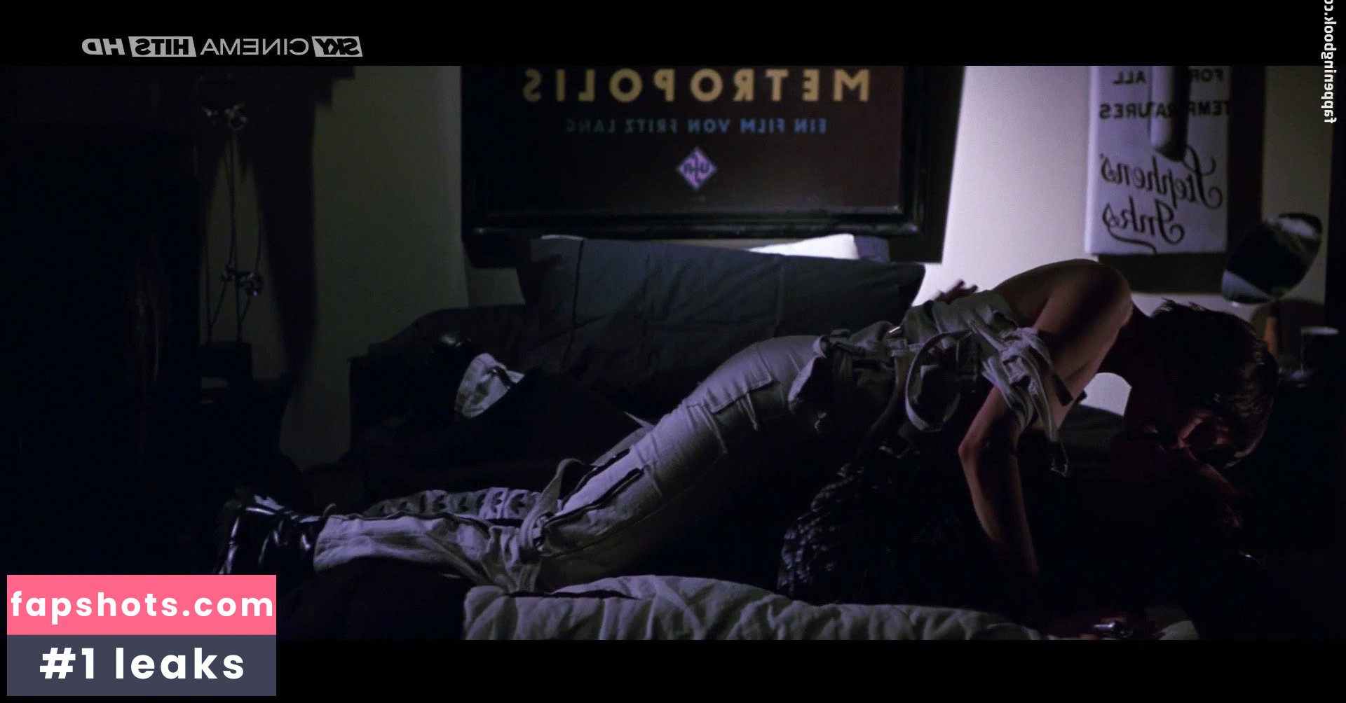 Angelina Jolie gallery photo #386