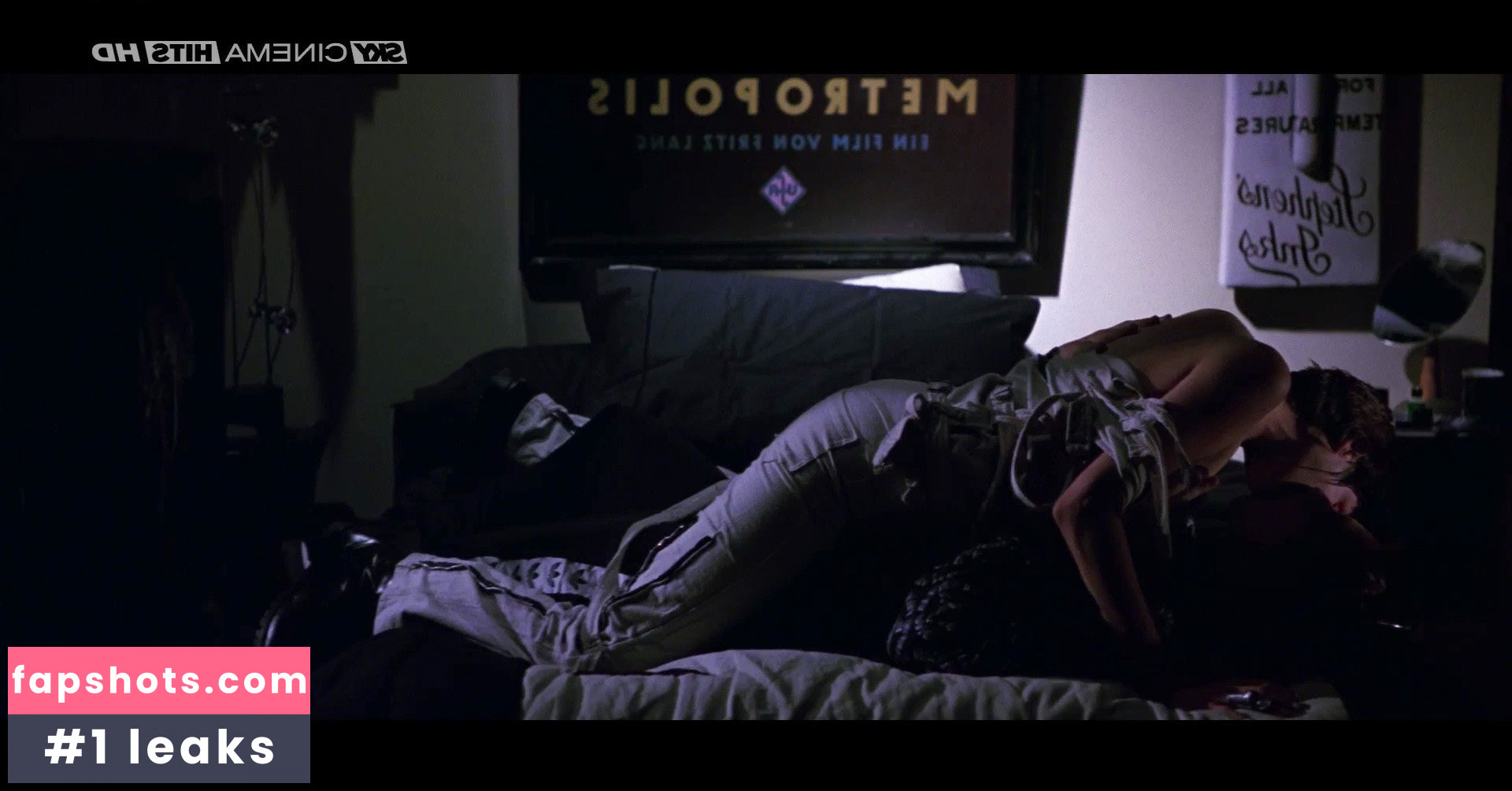 Angelina Jolie gallery photo #388