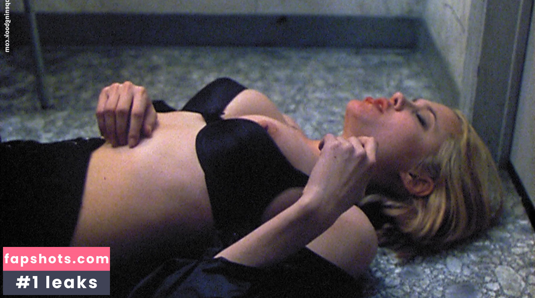 Angelina Jolie gallery photo #391