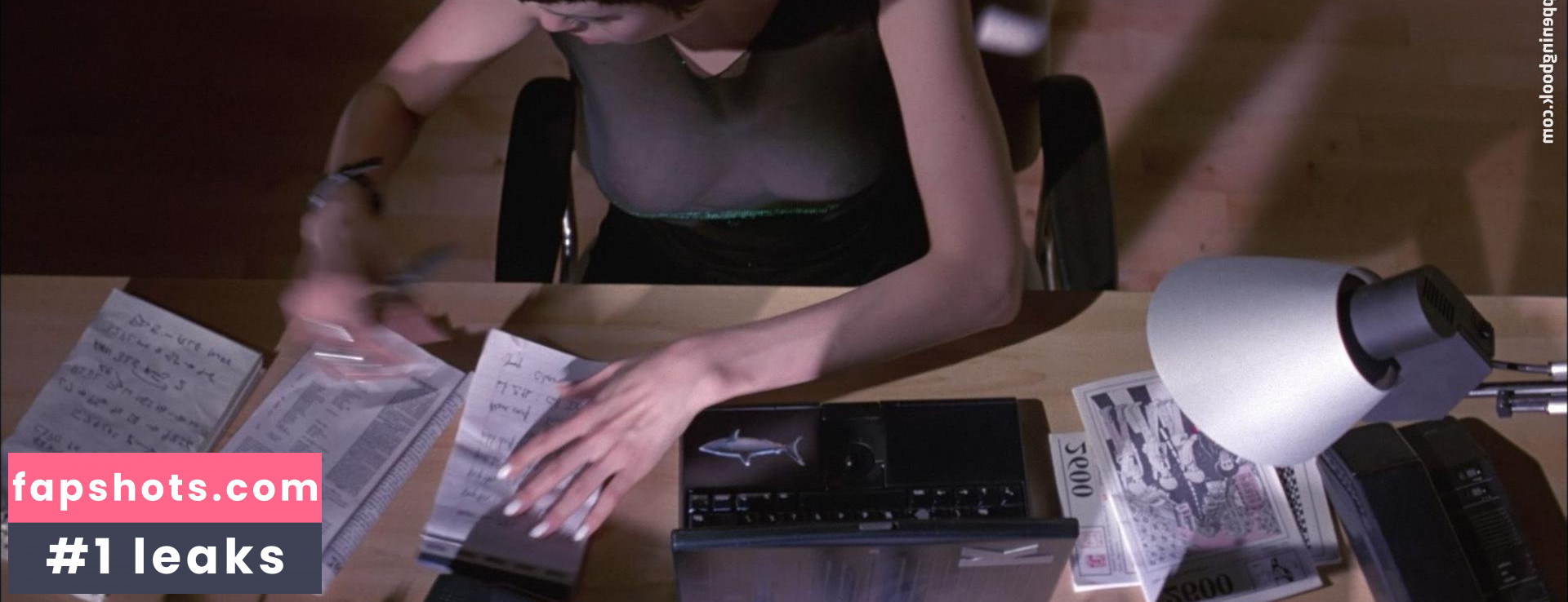 Angelina Jolie gallery photo #412