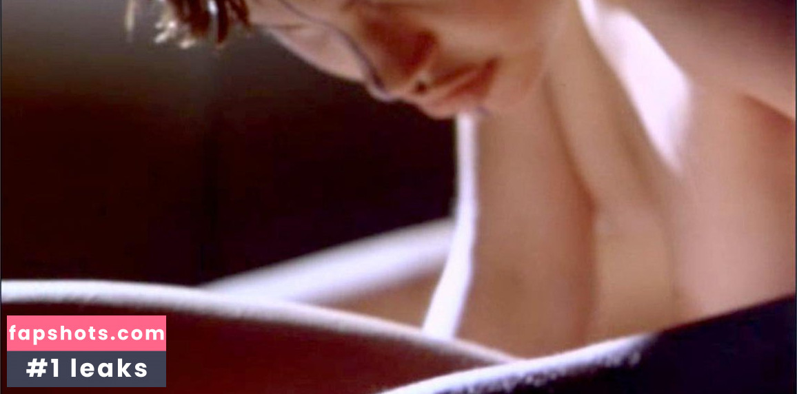 Angelina Jolie gallery photo #413