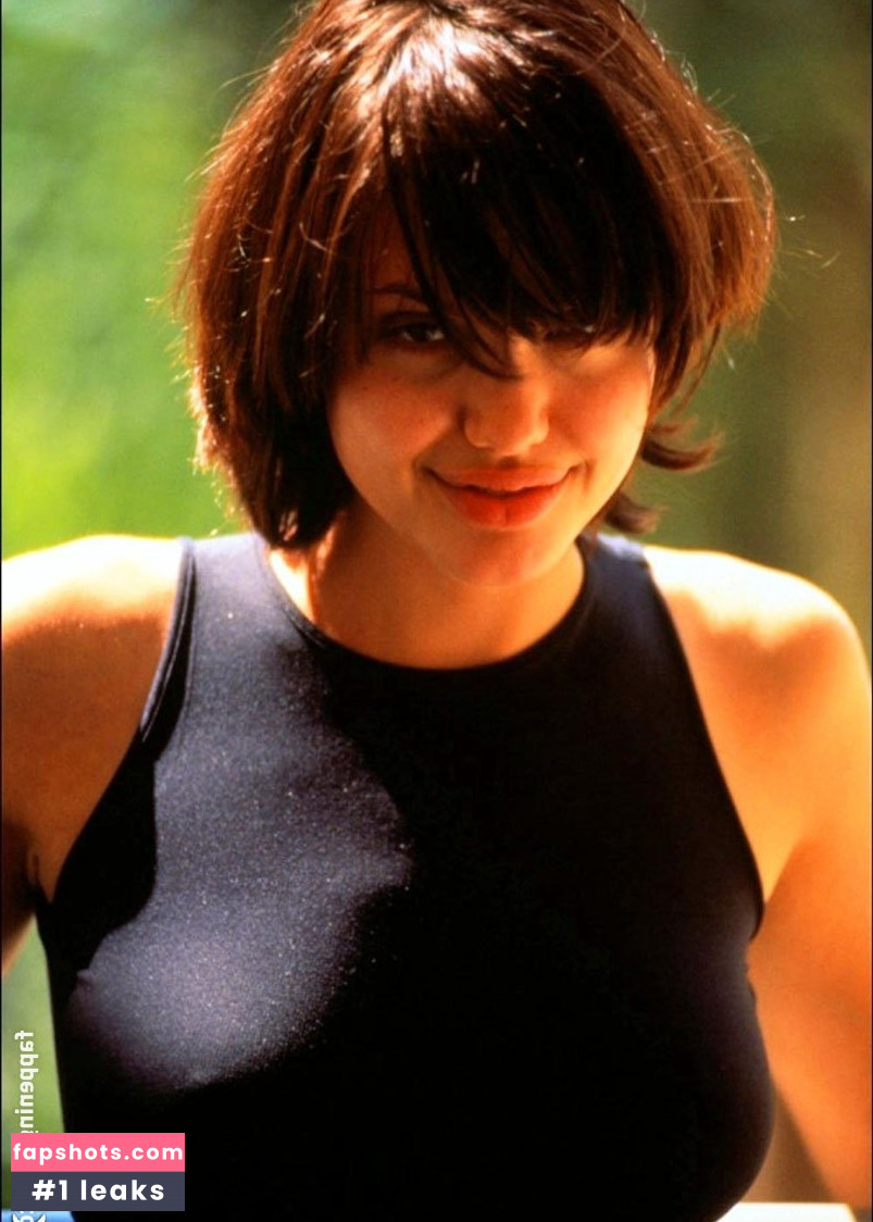 Angelina Jolie gallery photo #425