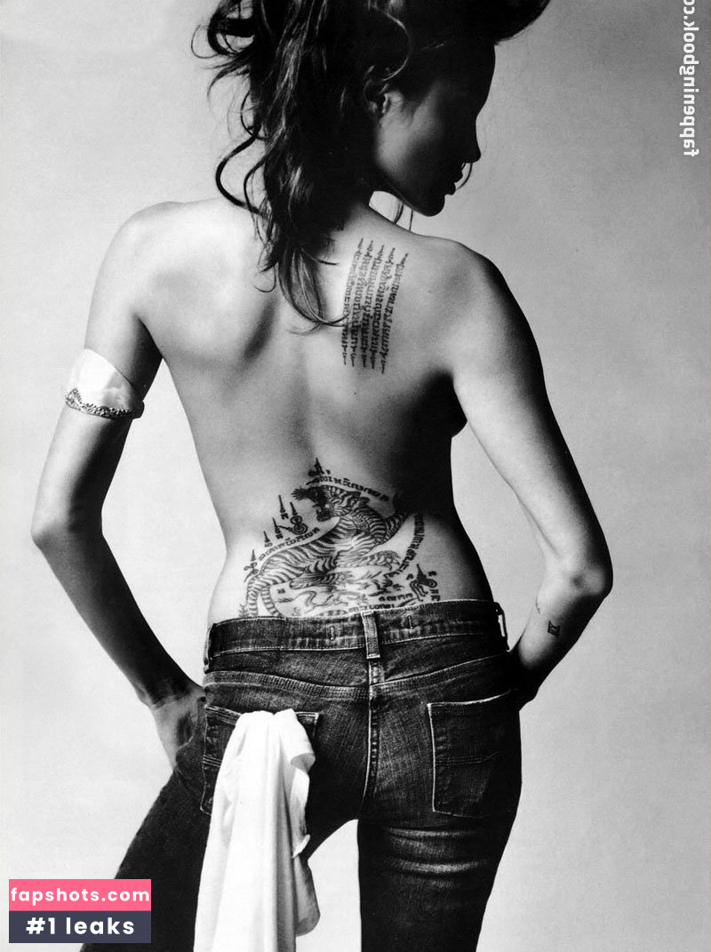 Angelina Jolie gallery photo #440