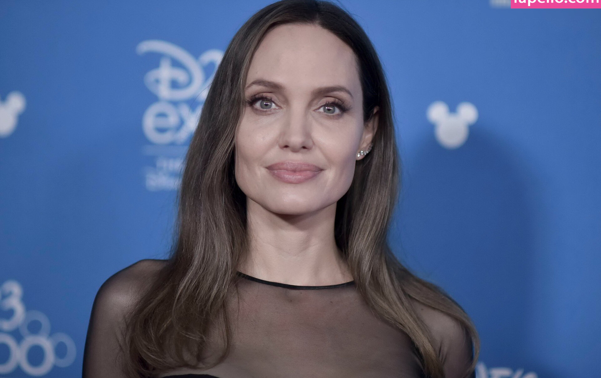 angelina-jolie Nahé úniky fotek pouze od fanoušků #275 - Fapshots