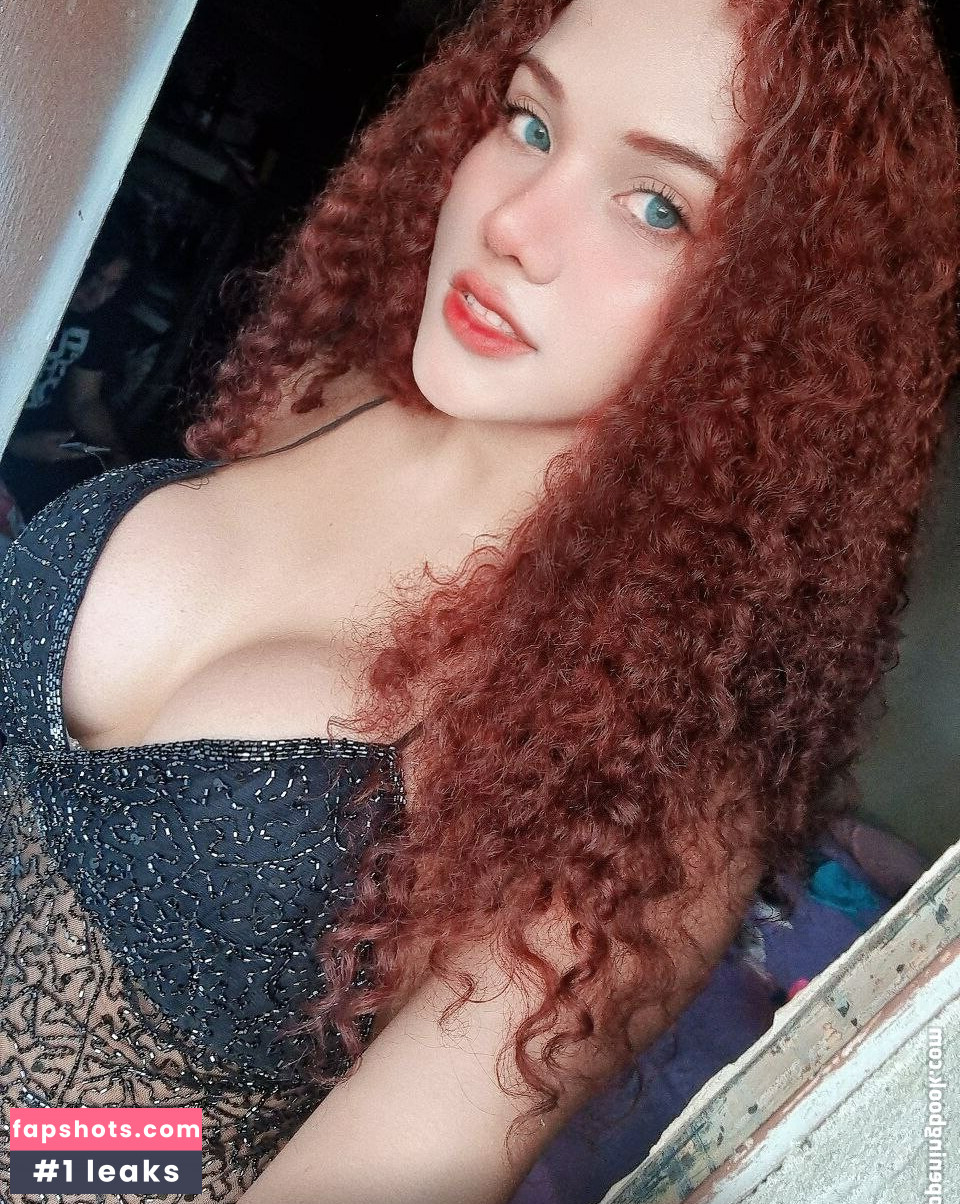 Angelina Pinela gallery photo #5